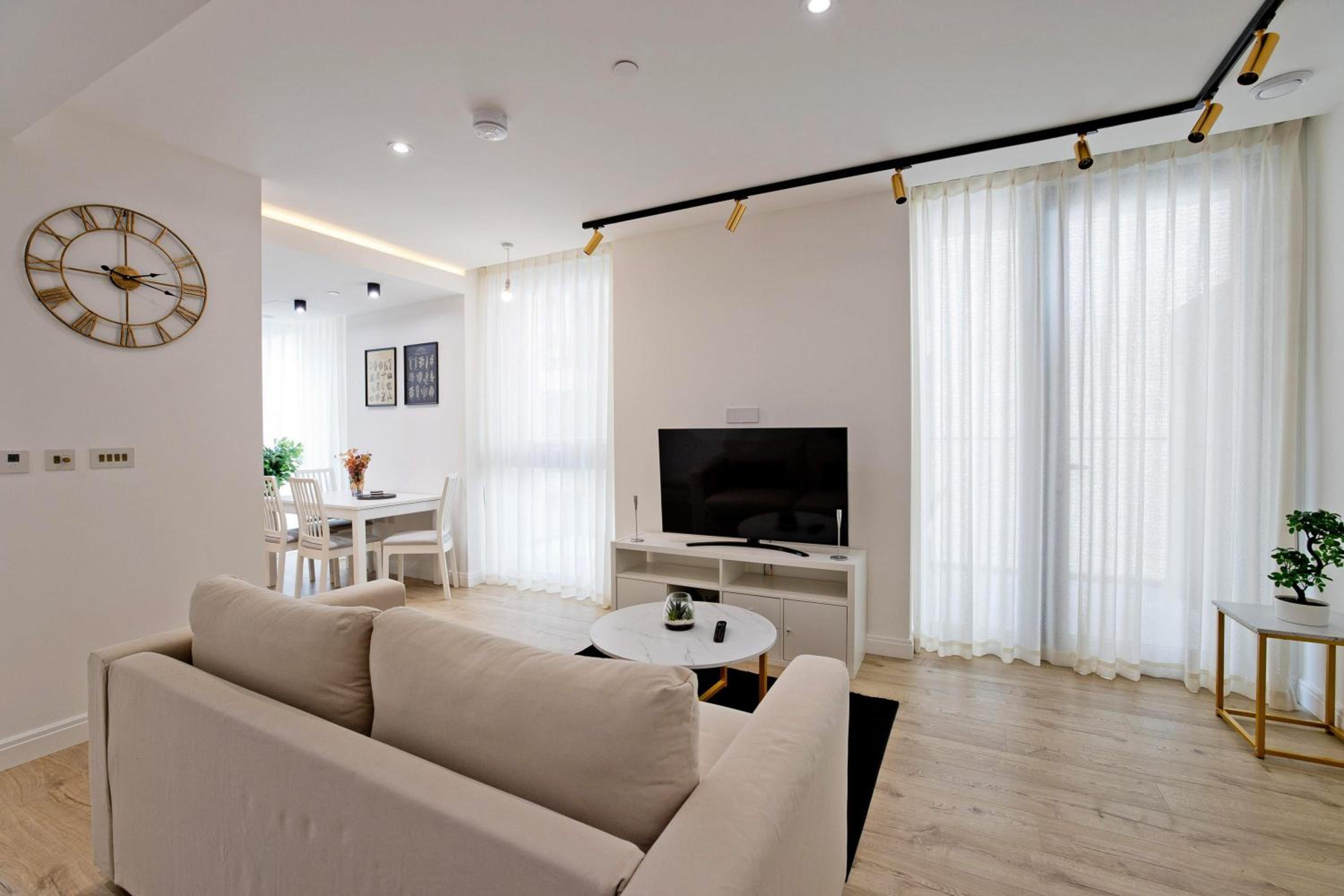 Apartment photo 1