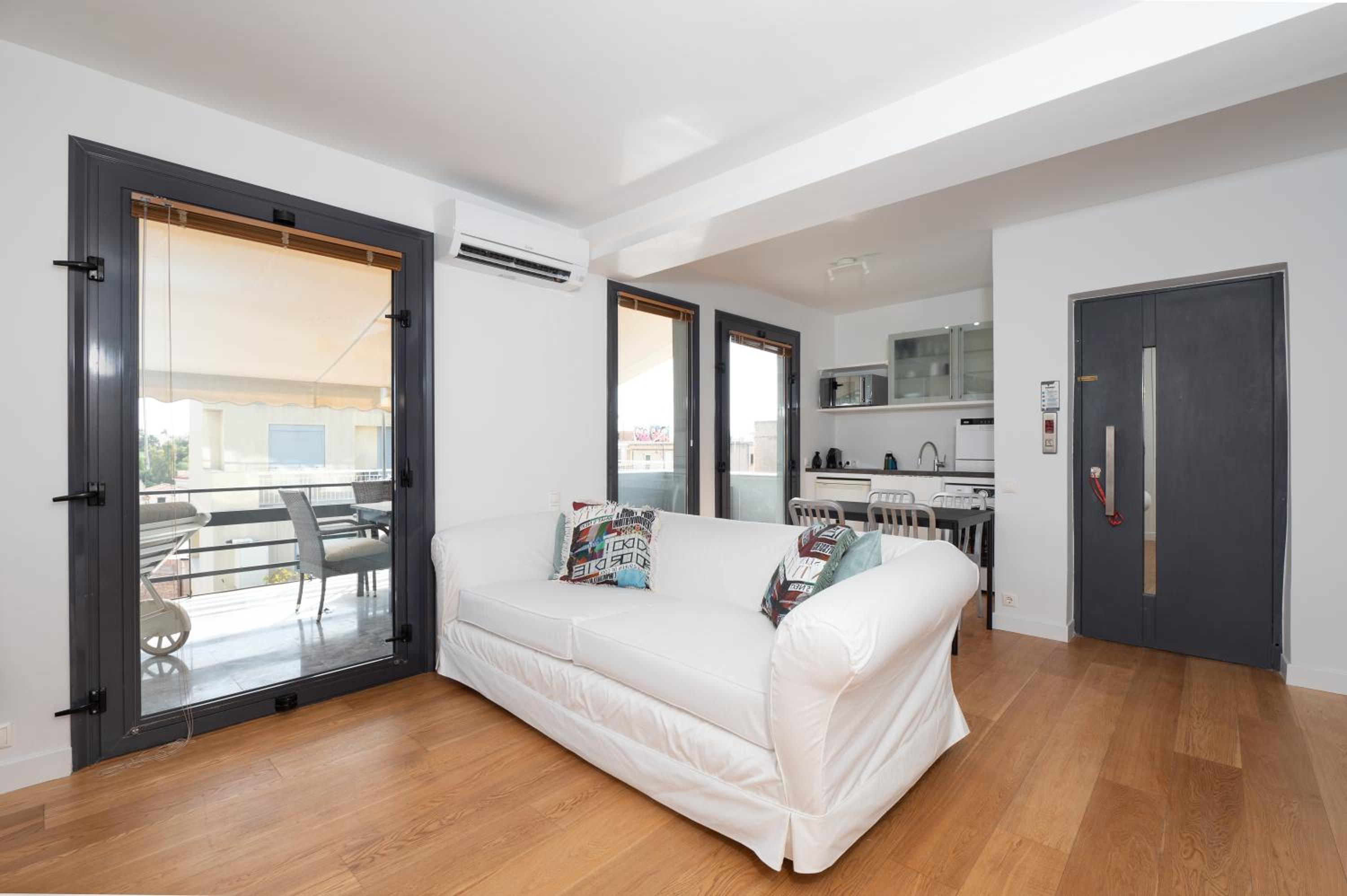 One-Bedroom Apartment