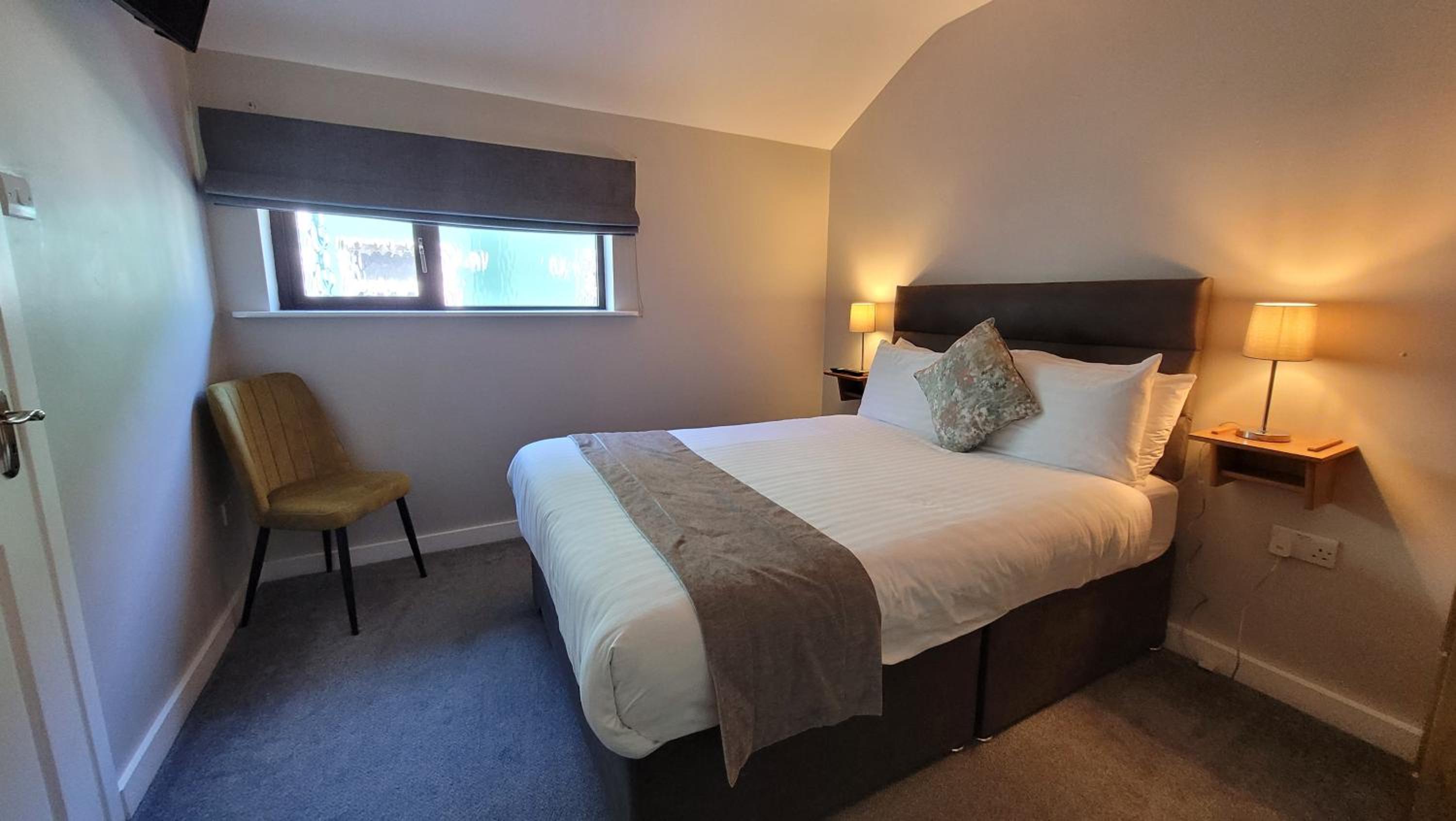 Small Double Room - Photo 1