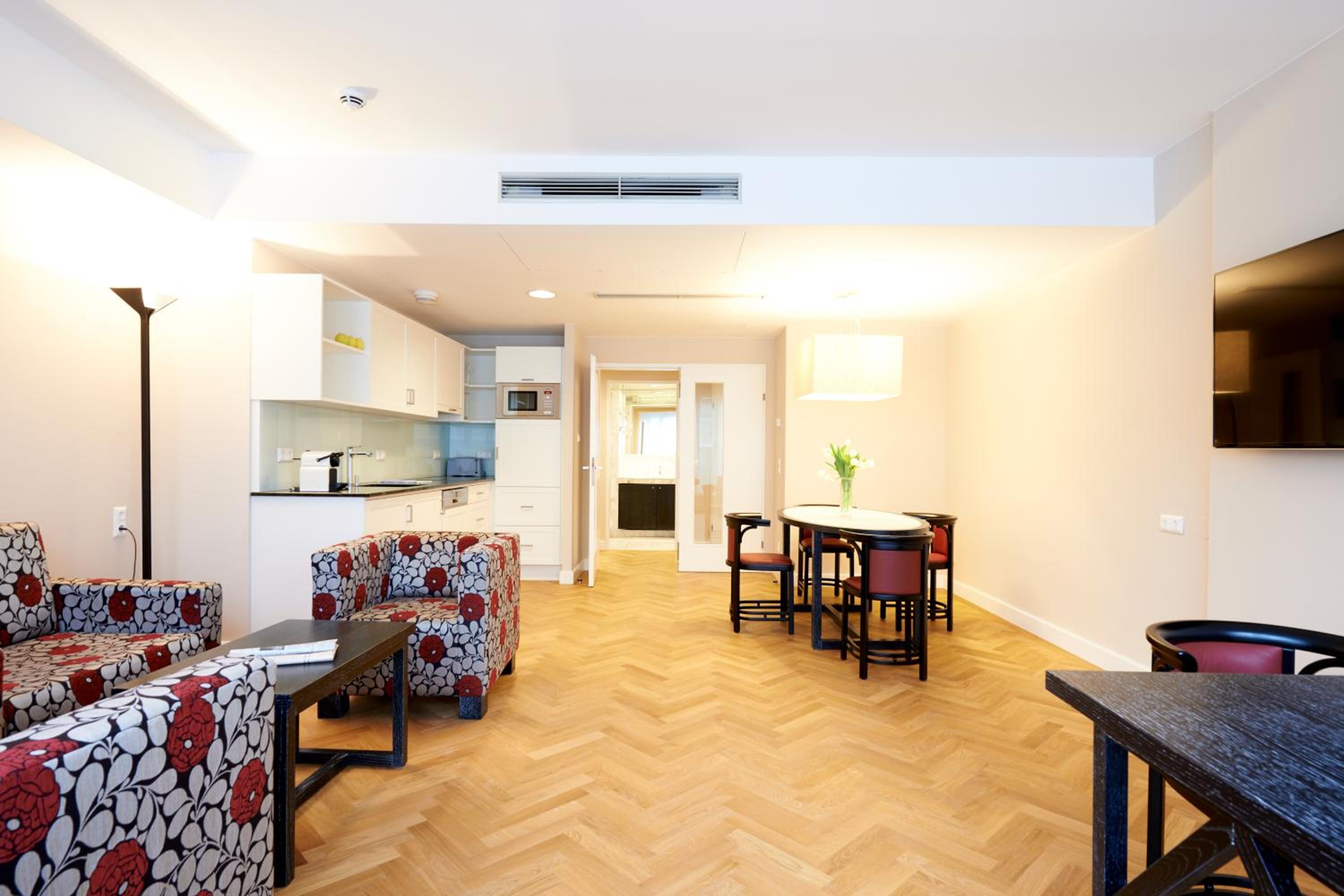 Large One-Bedroom Executive Apartment