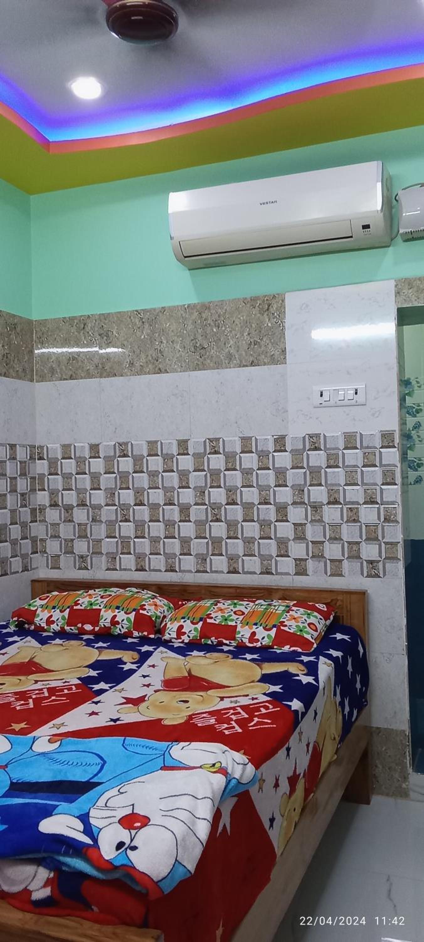 Deluxe Double Room (2 Adults + 1 Child) photo 2