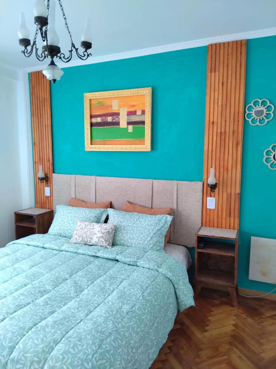 One-Bedroom Apartment photo 1