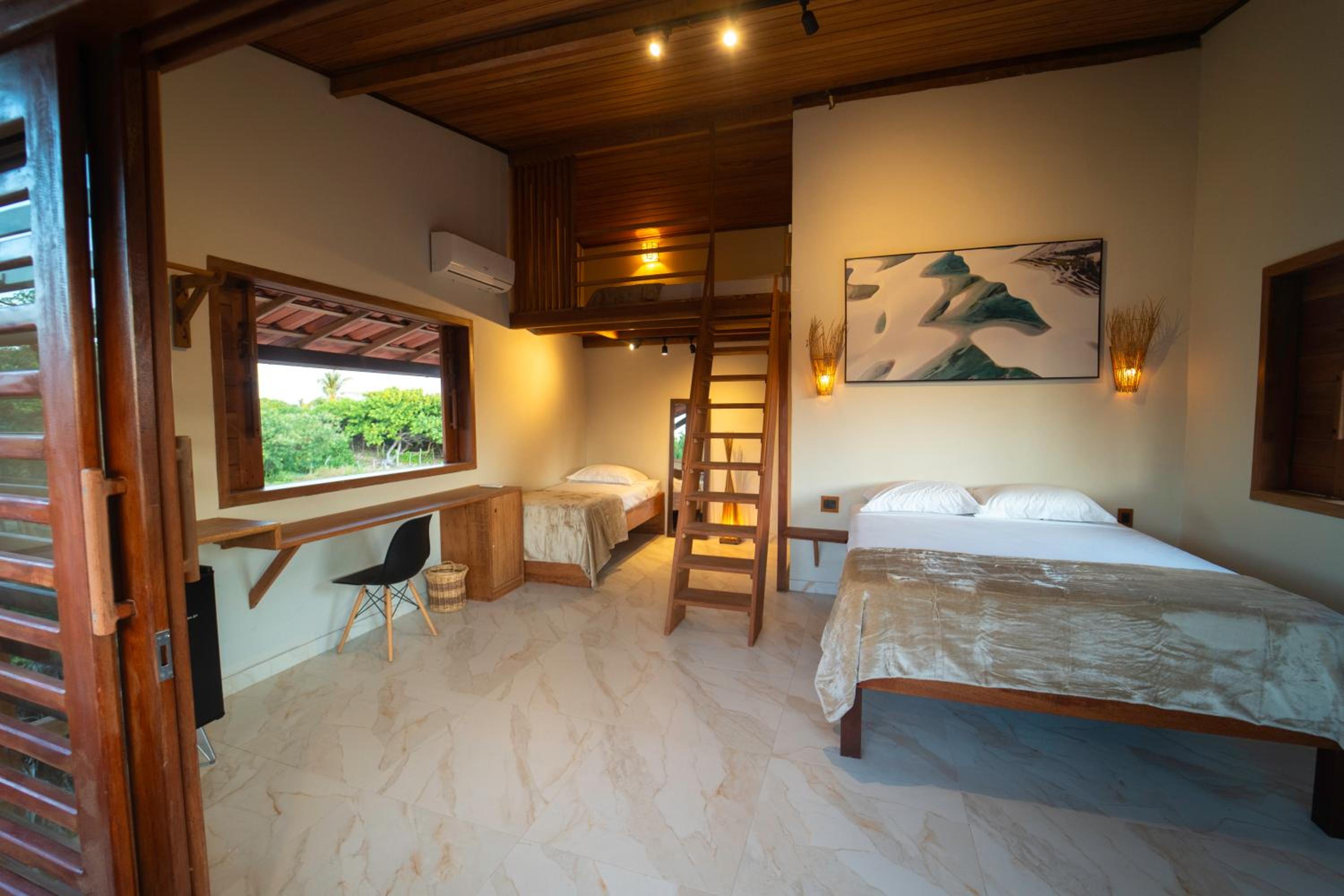 Quadruple Room with Private Bathroom photo 1