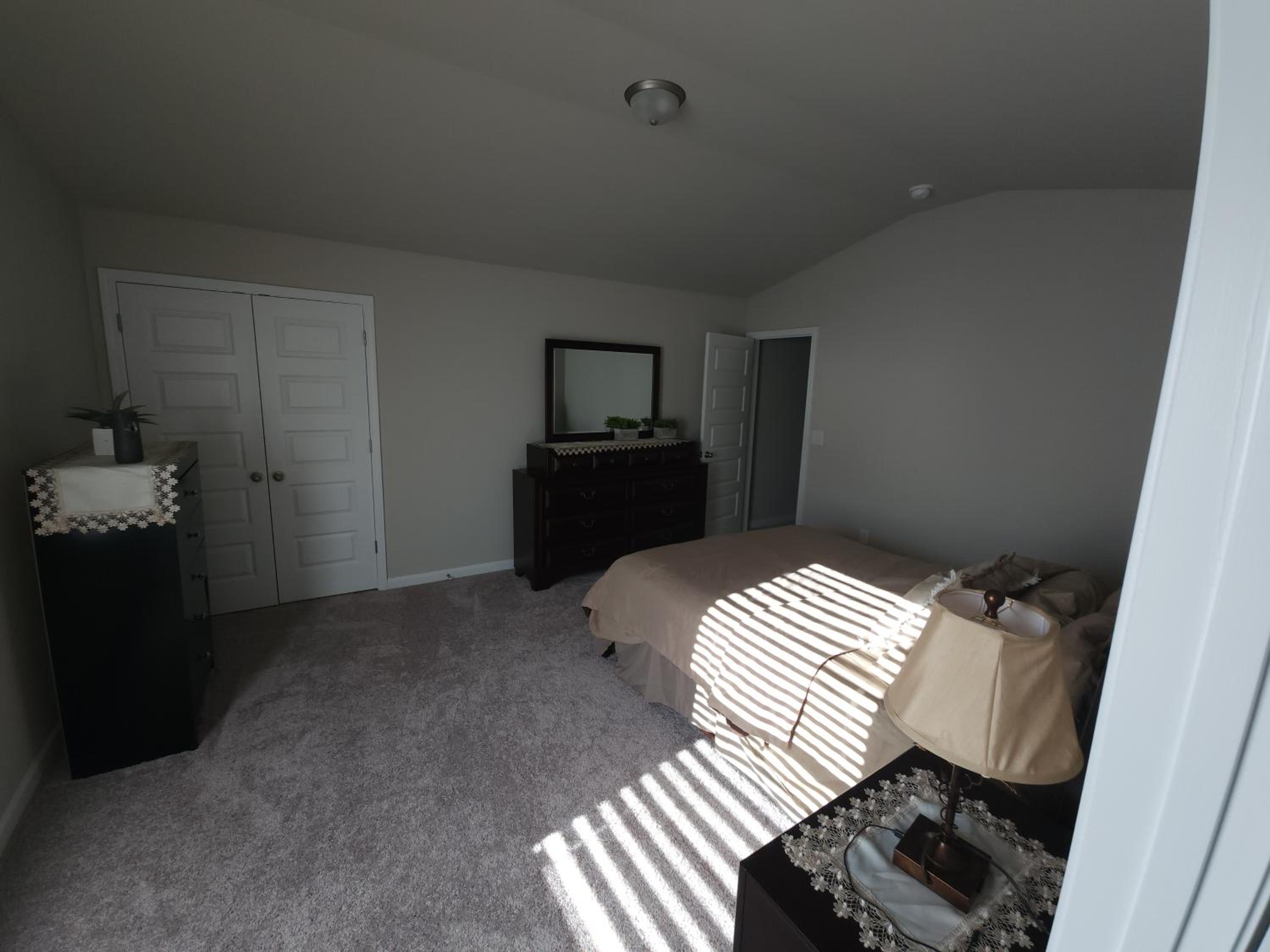 Queen Room photo 1