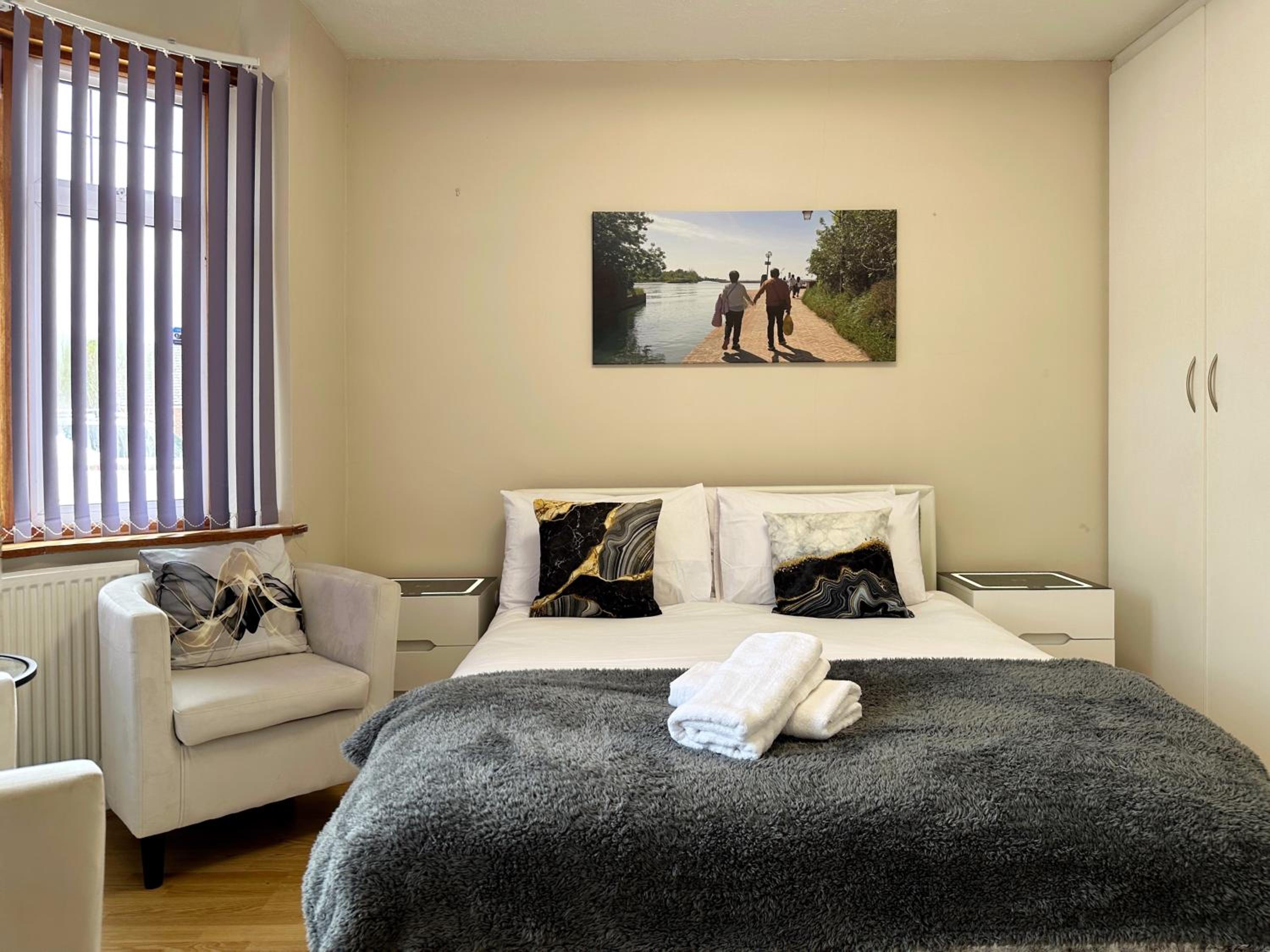 Three-Bedroom Apartment photo 1