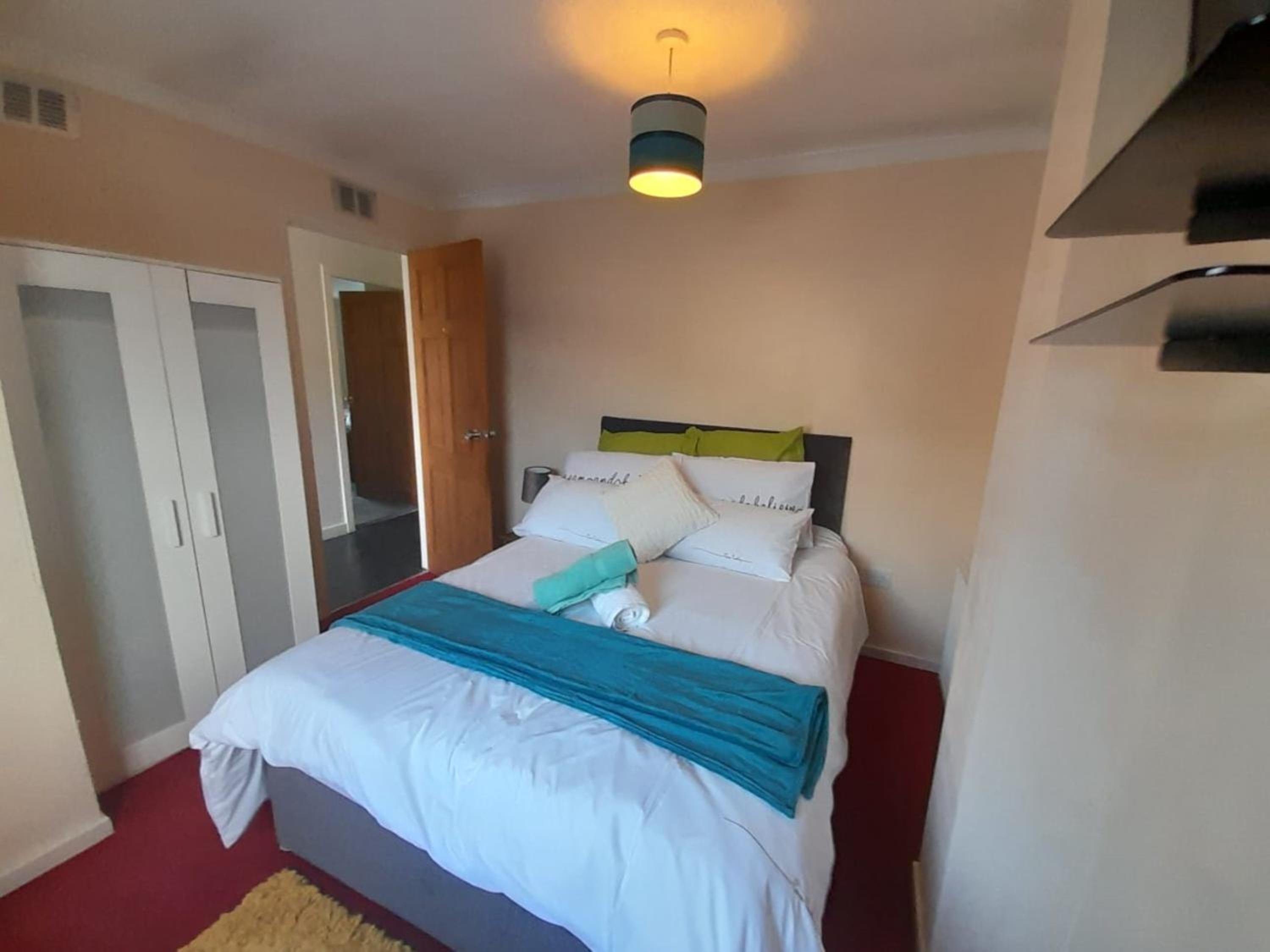 Two-Bedroom Bungalow - Photo 4