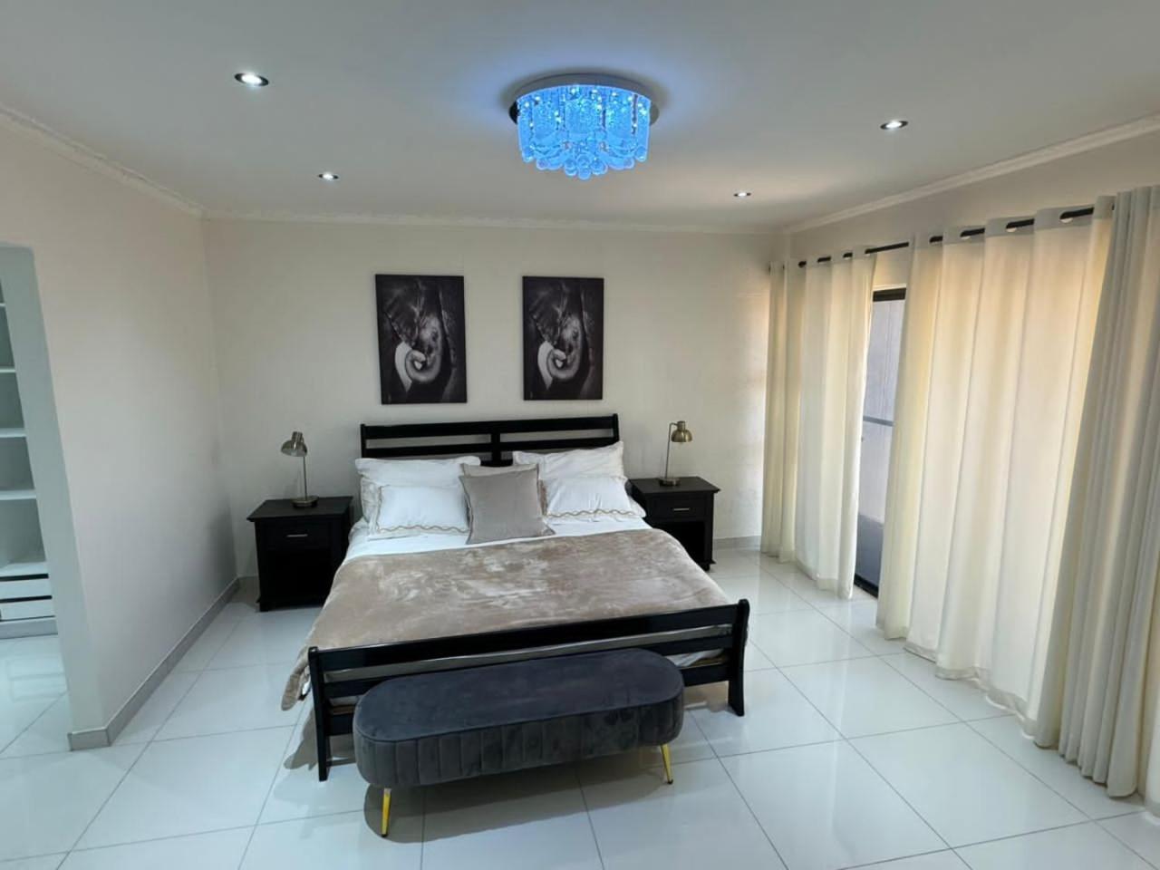 Four-Bedroom House photo 1