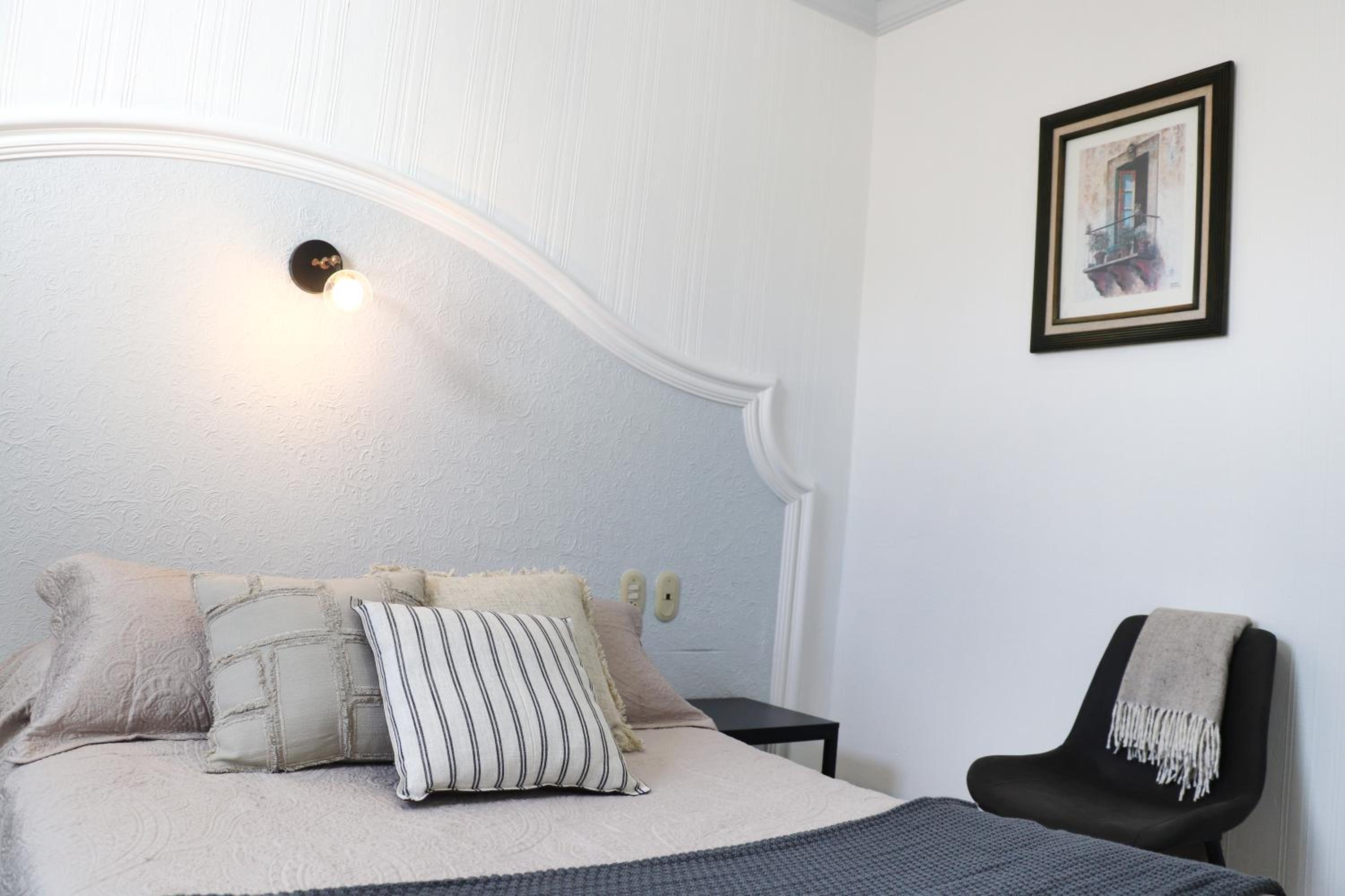 Double Room - Photo 2