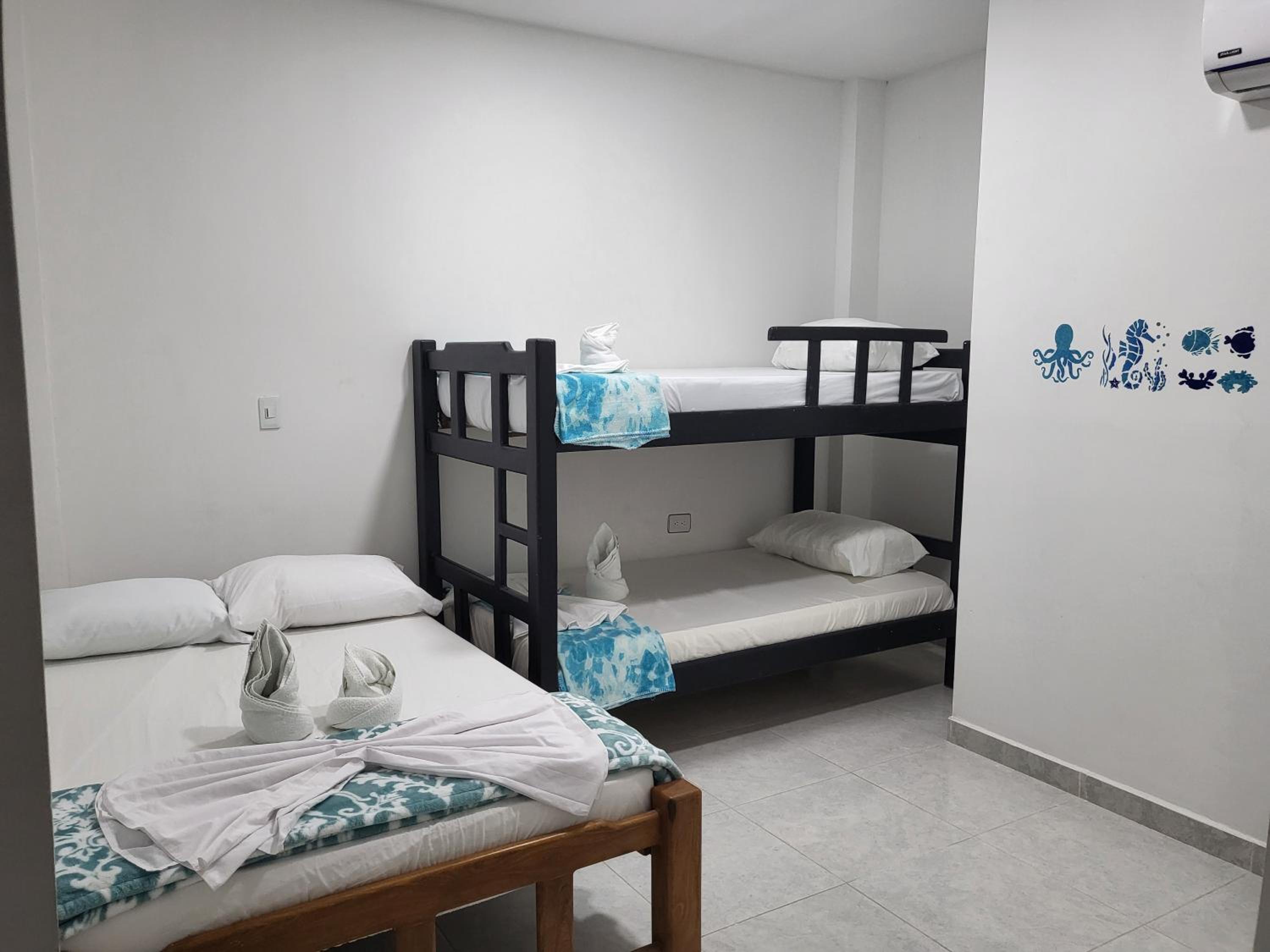 Quadruple Room with Bathroom photo 2