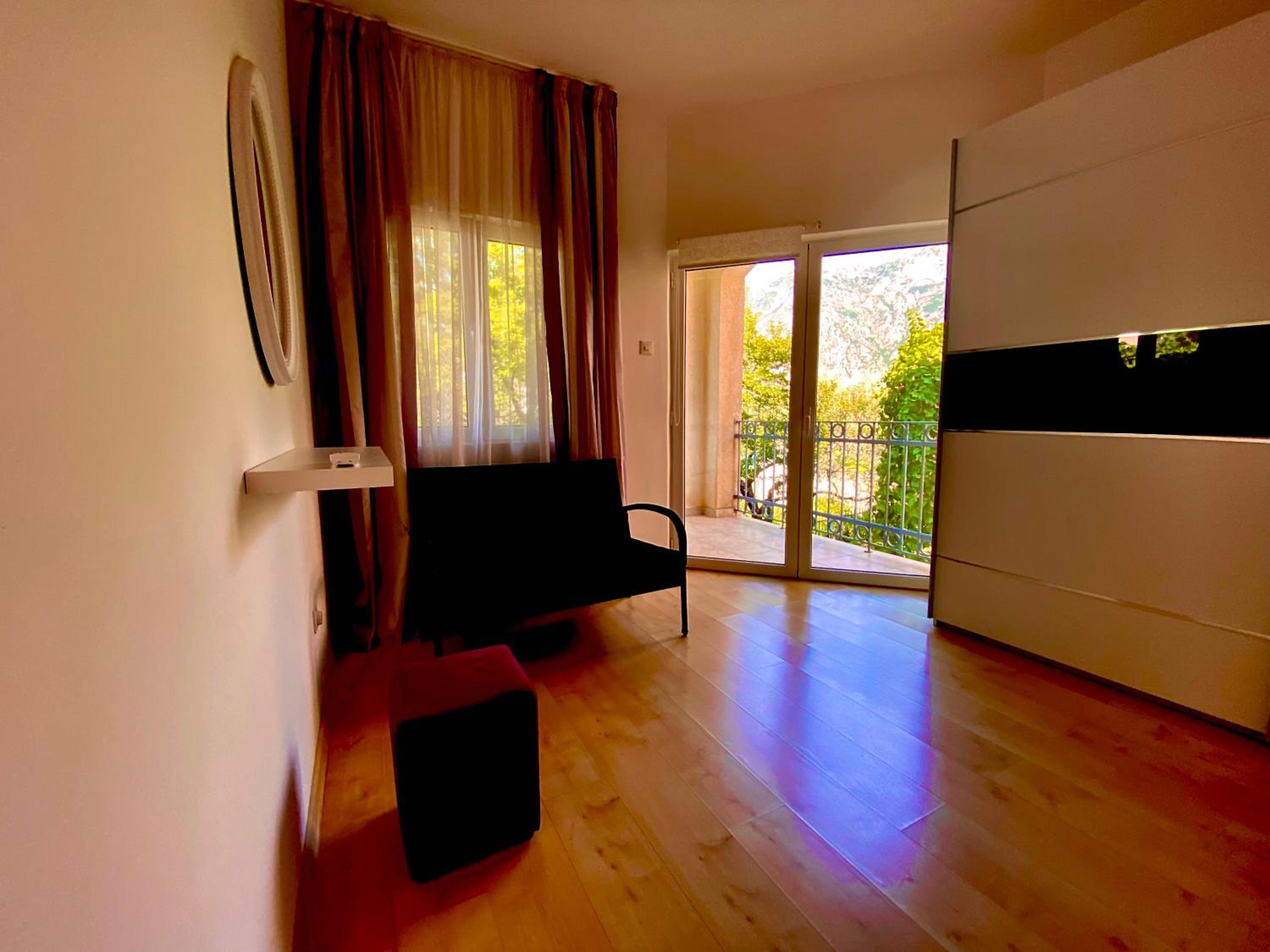 Two-Bedroom House photo 3