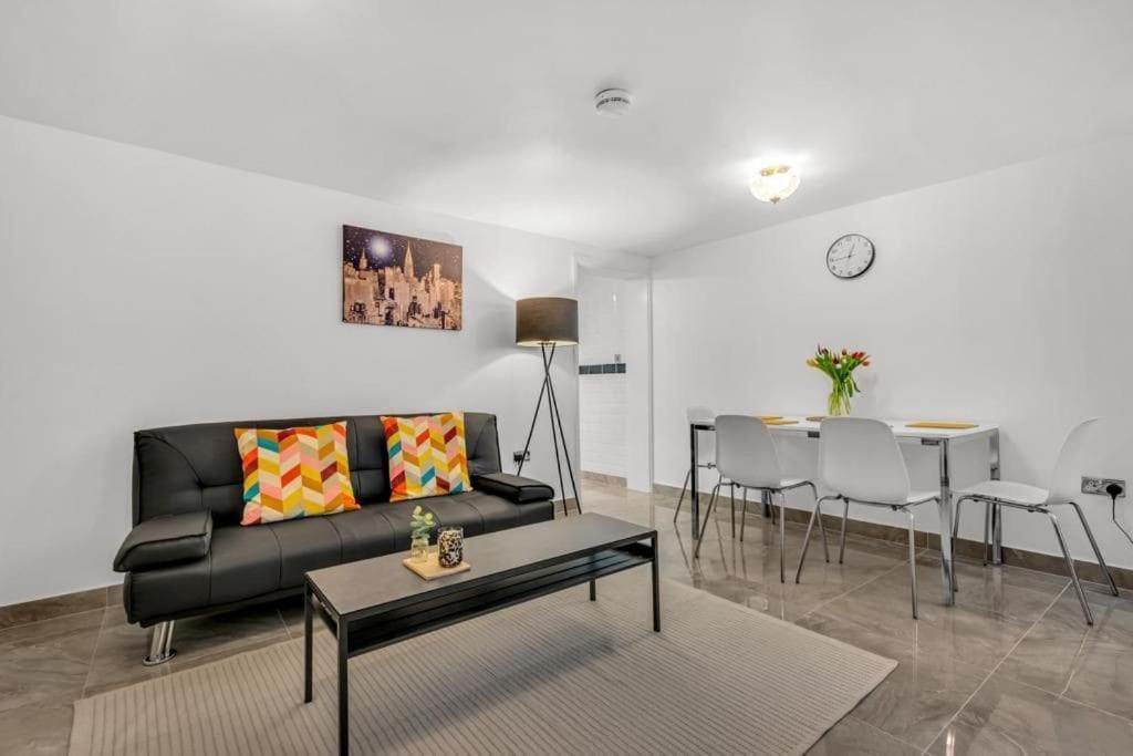 Two-Bedroom Apartment photo 2