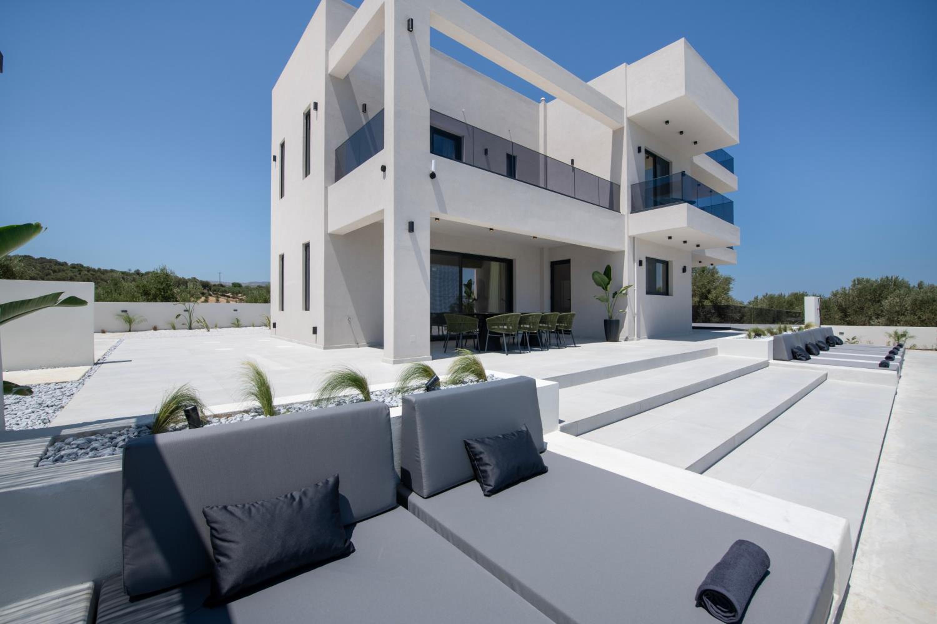 Villa photo 3