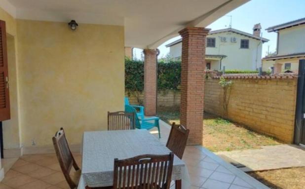 One-Bedroom House photo 1