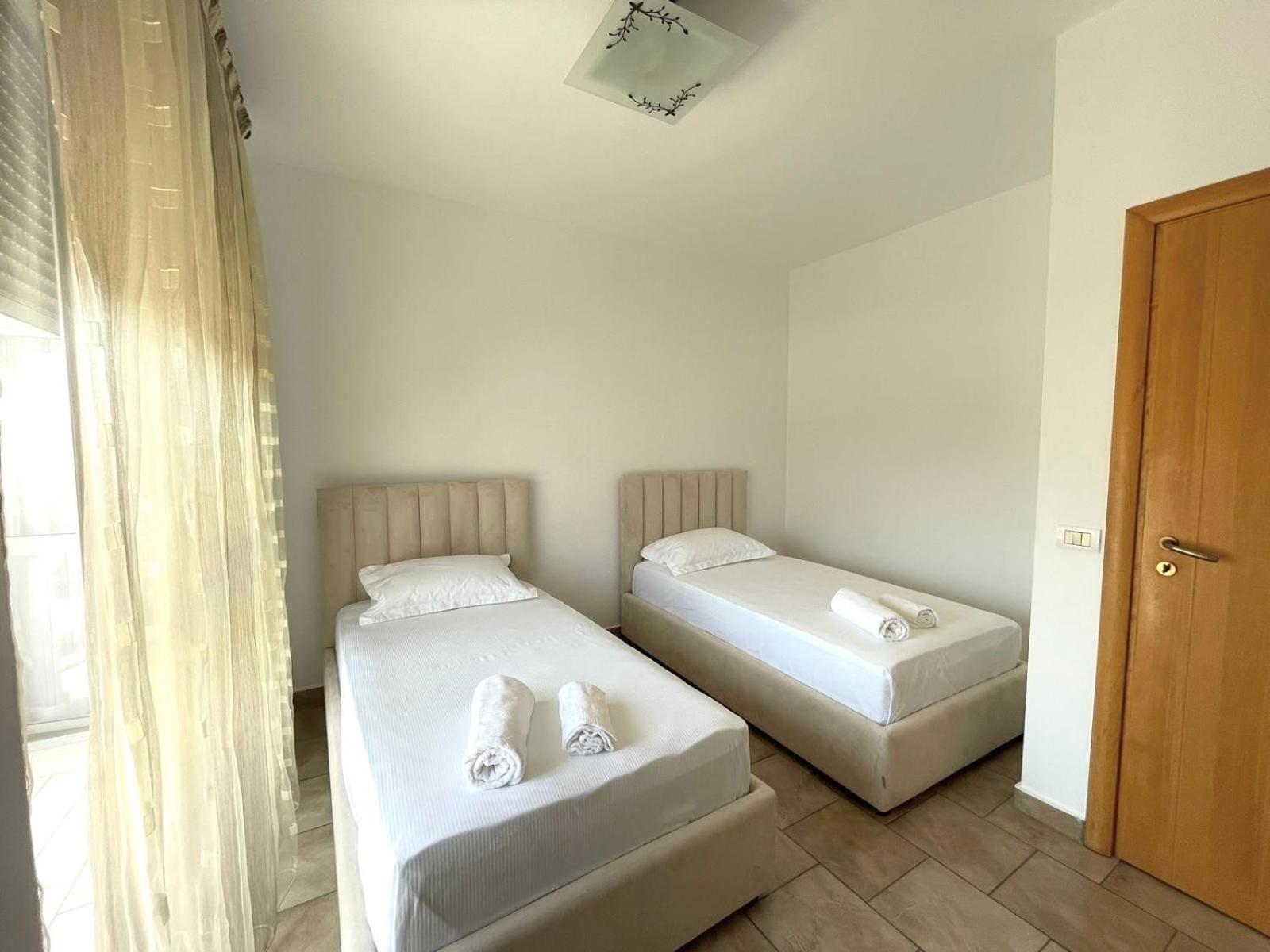 Two-Bedroom Apartment with Balcony photo 2