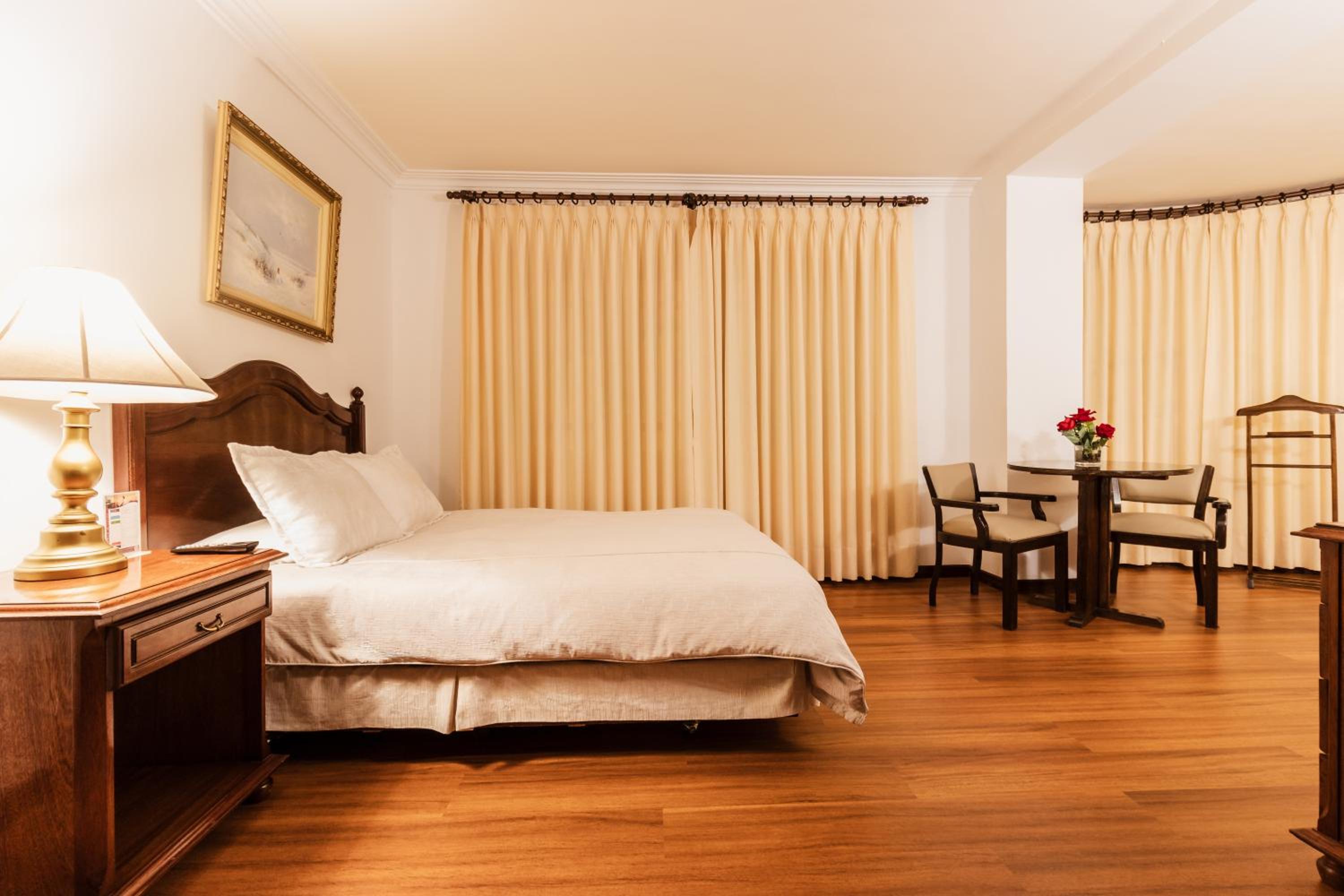 Standard Queen Room photo 2