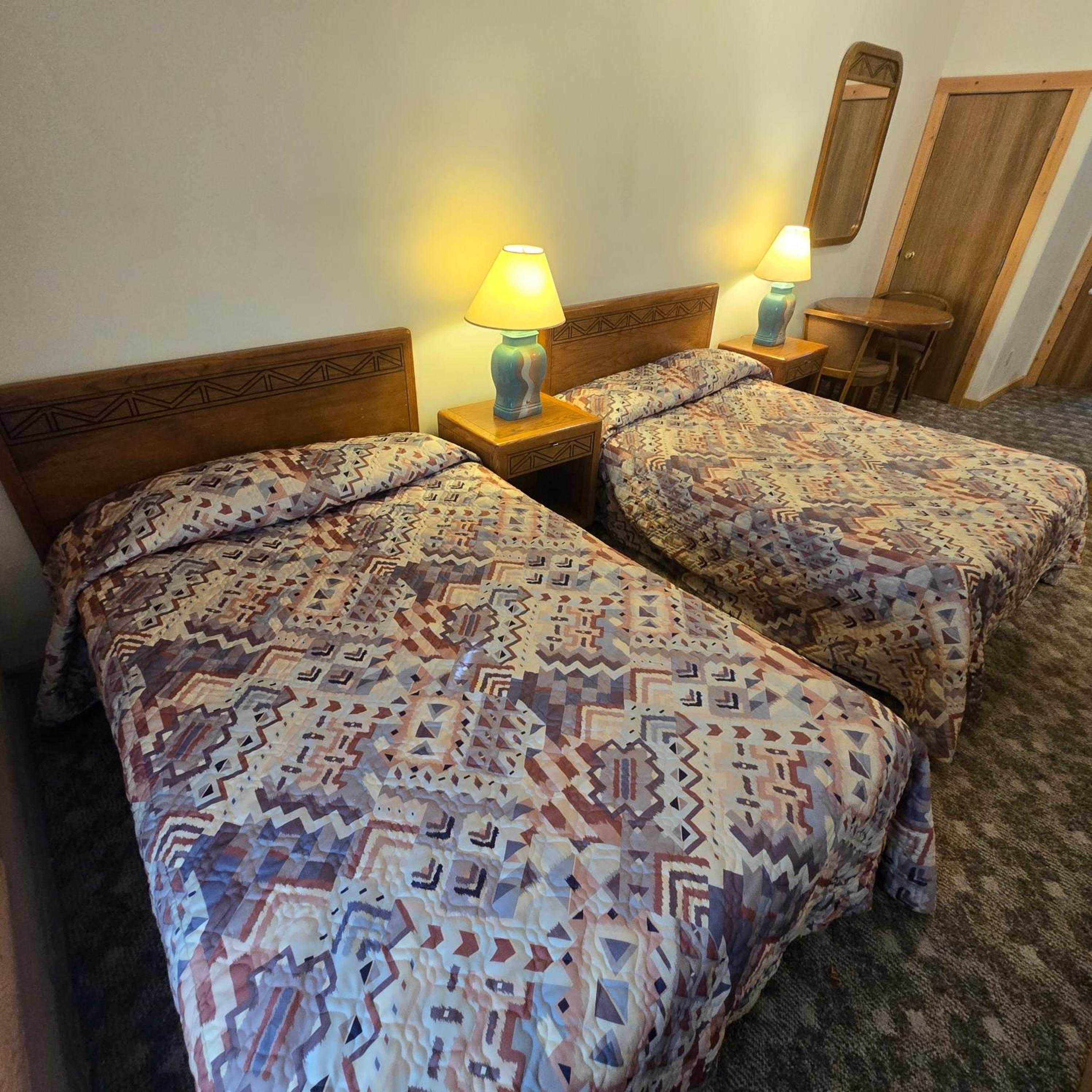 Two-Story Cottage (10 Adults) photo 2
