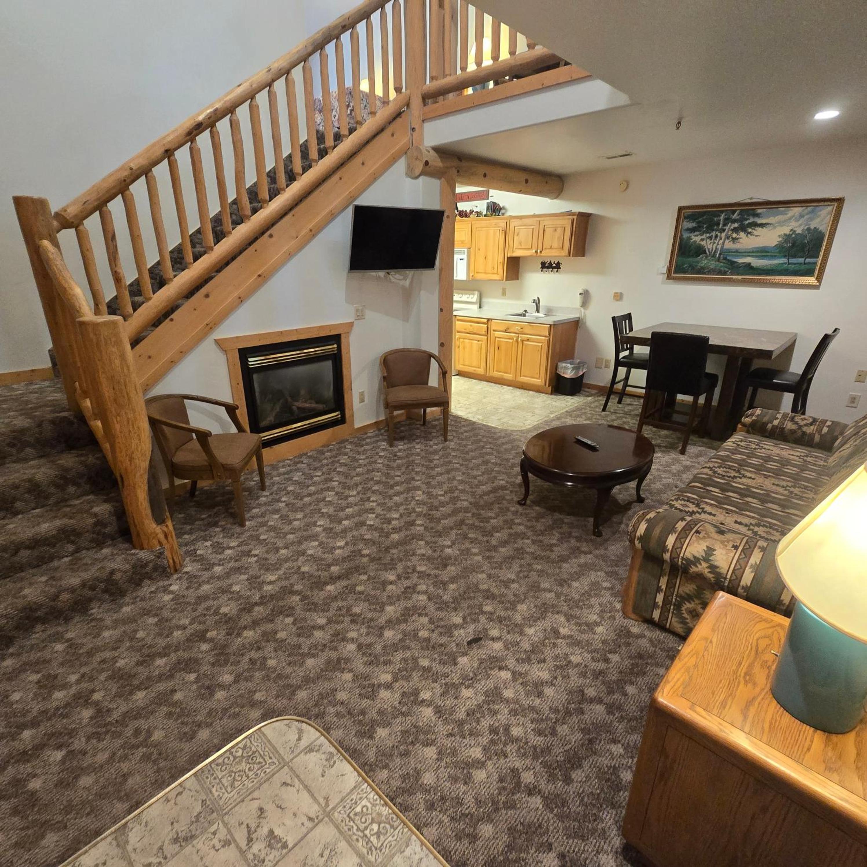Two-Story Cottage (10 Adults) photo 1