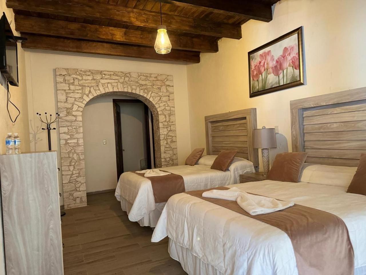 Twin Room with Private Bathroom photo 1