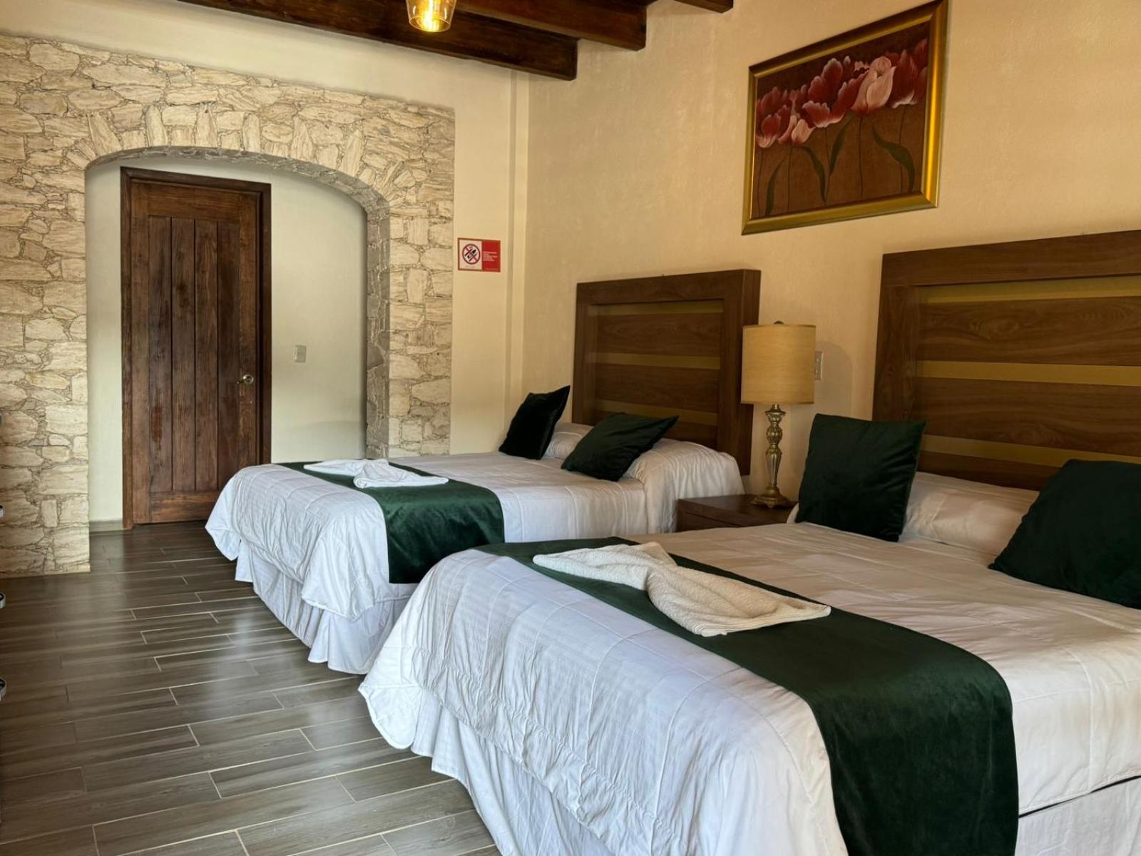 Twin Room with Private Bathroom photo 2