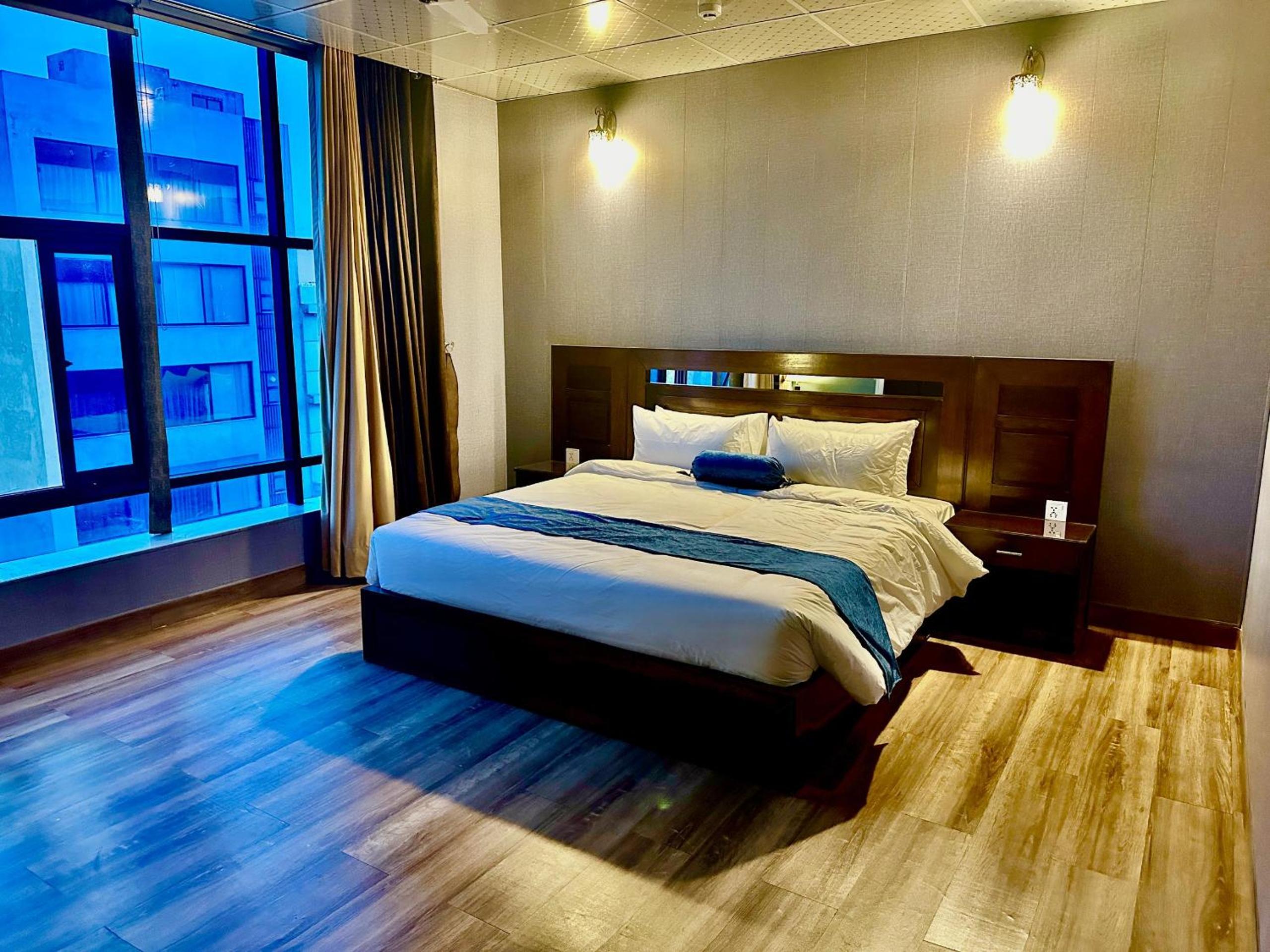 One-Bedroom Apartment