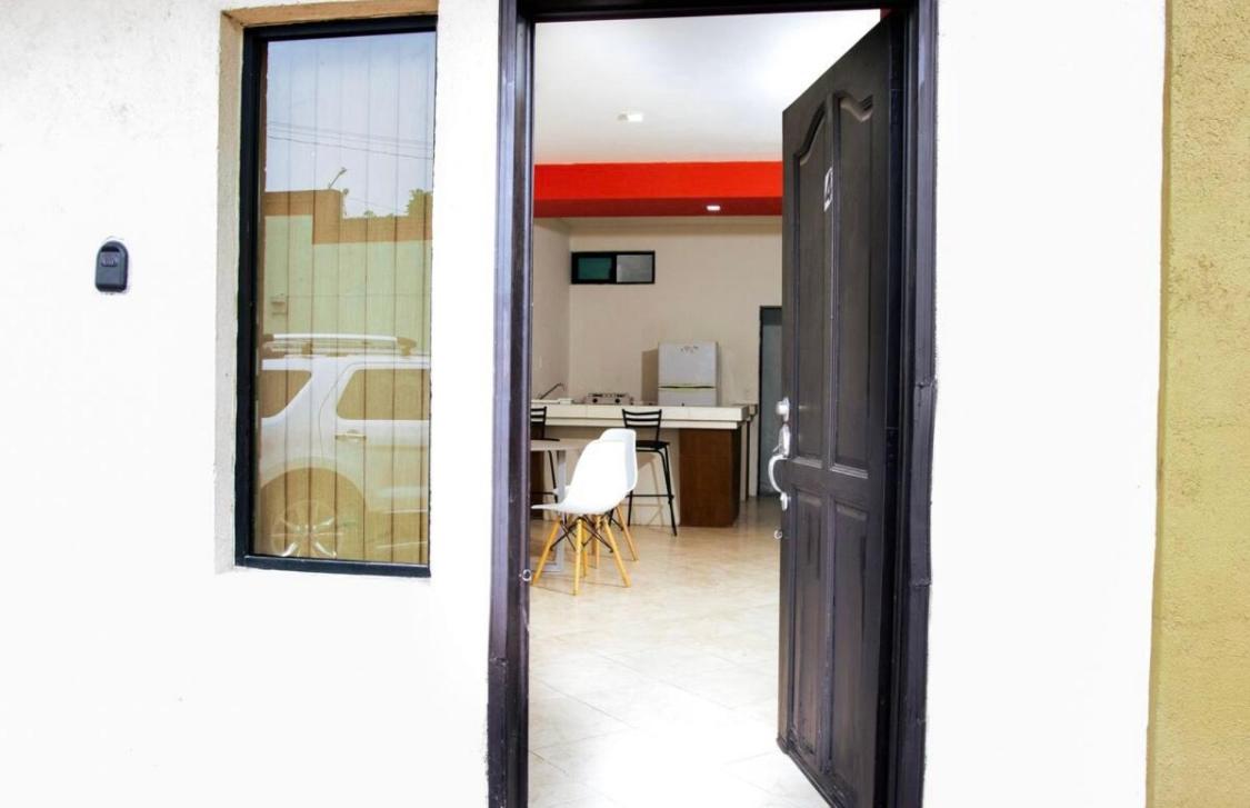 One-Bedroom House photo 1