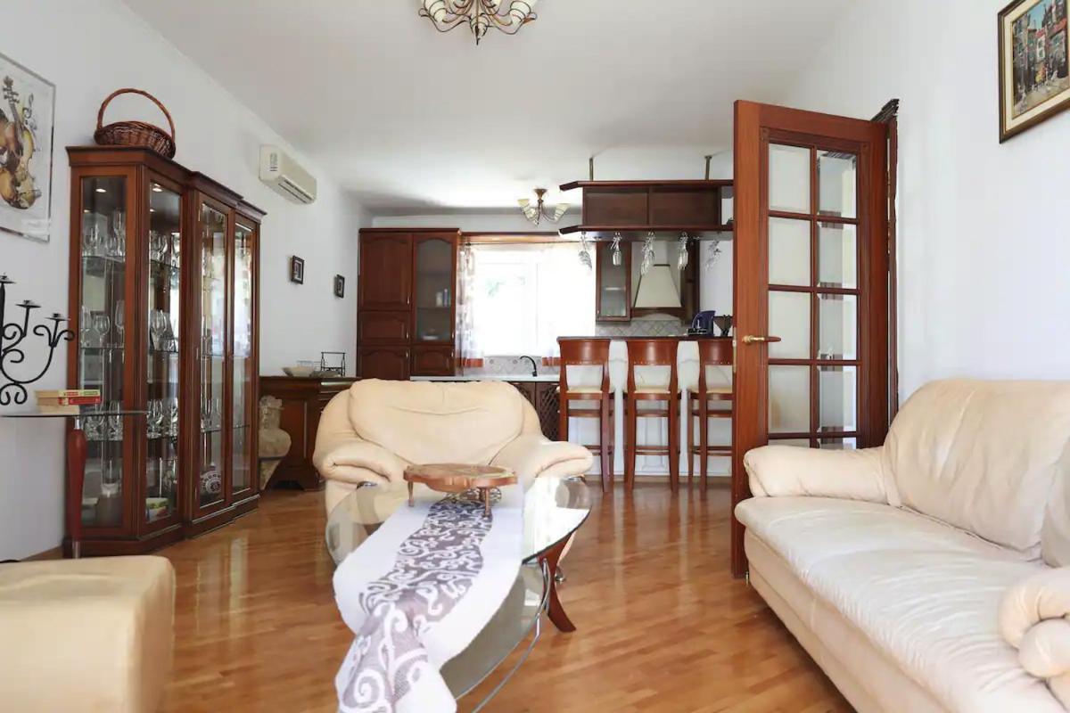 Apartment photo 1