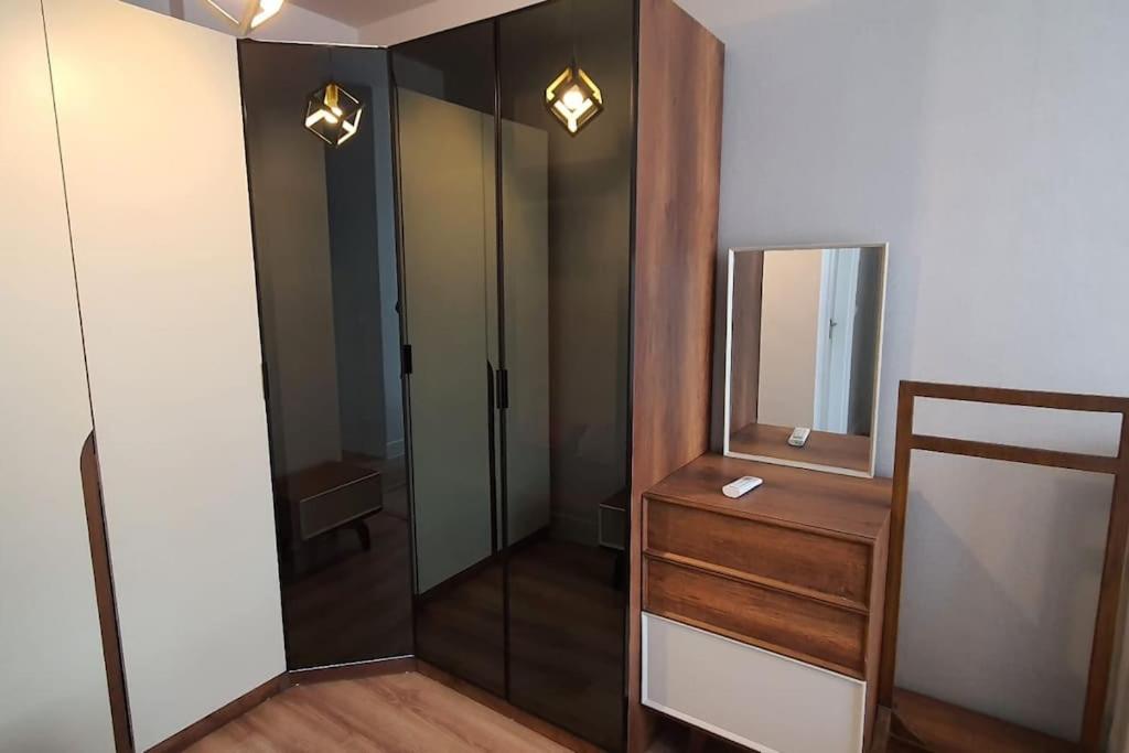 Three-Bedroom Apartment photo 2