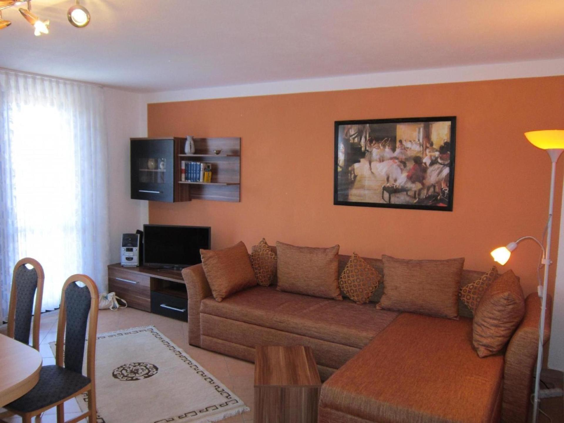 Apartment photo 1