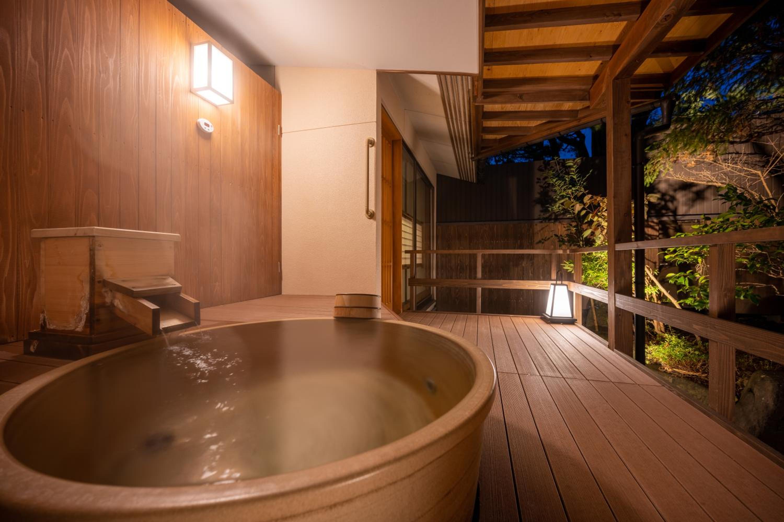 Twin Room with Private External Bathroom photo 2