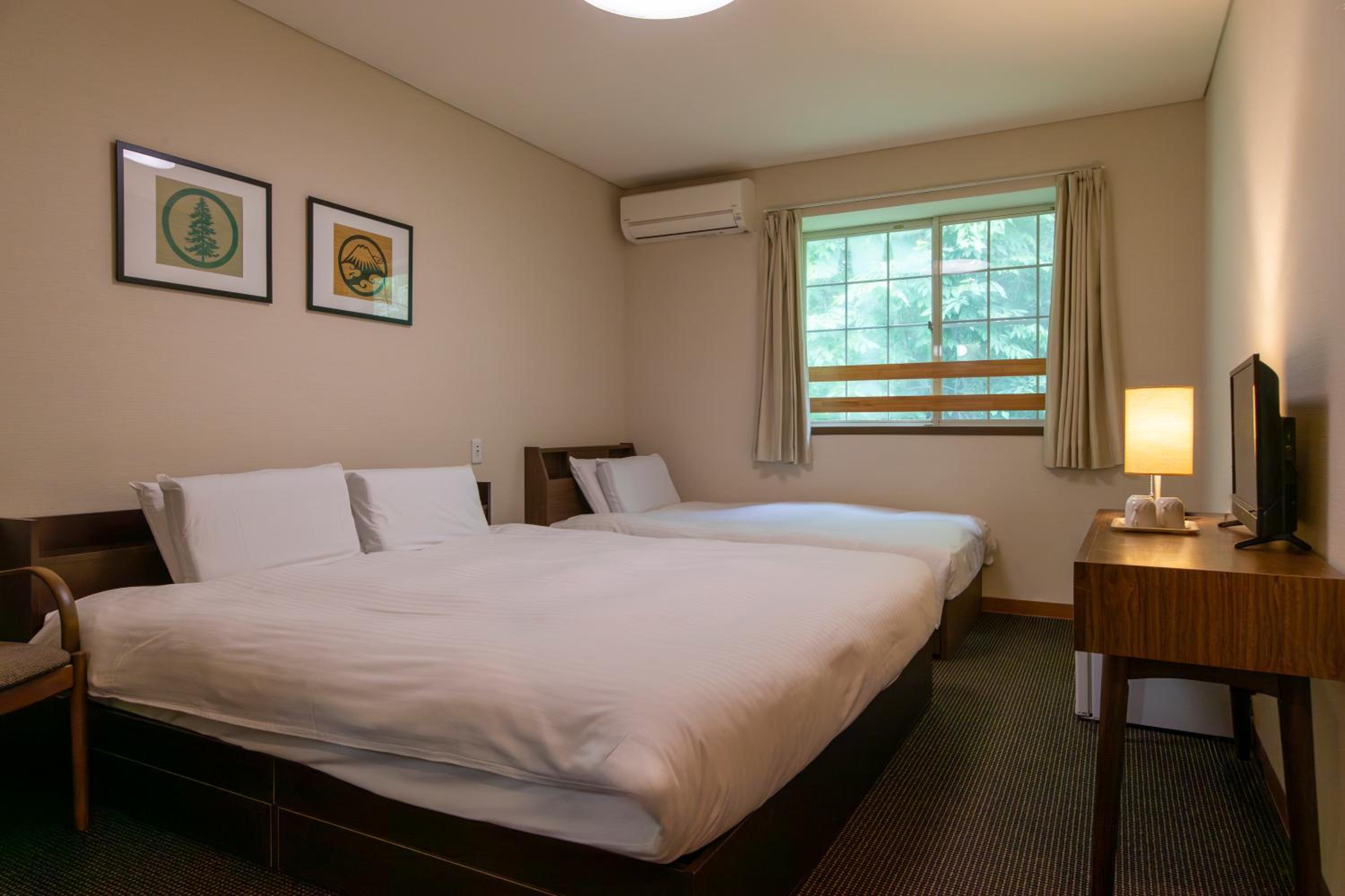 Double Room + 1 Single Bed - Main Building photo 1