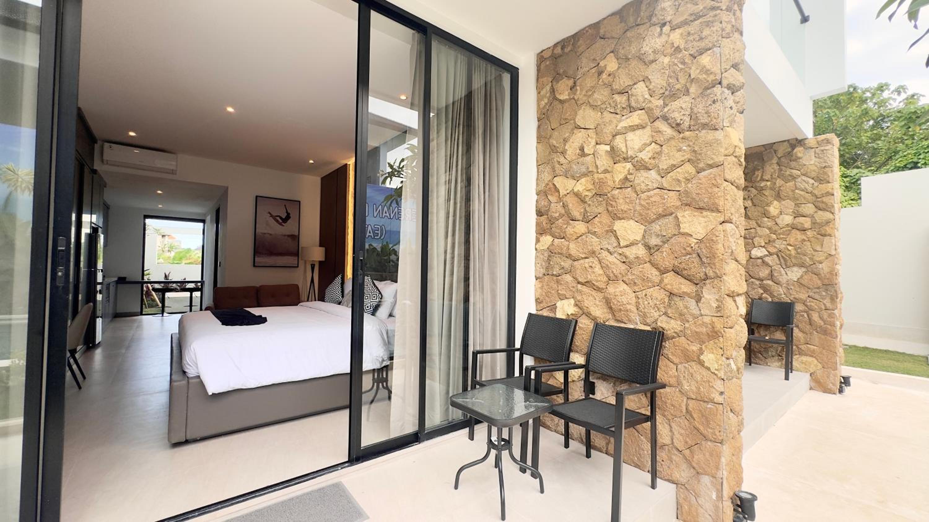One-Bedroom Apartment with Garden photo 1