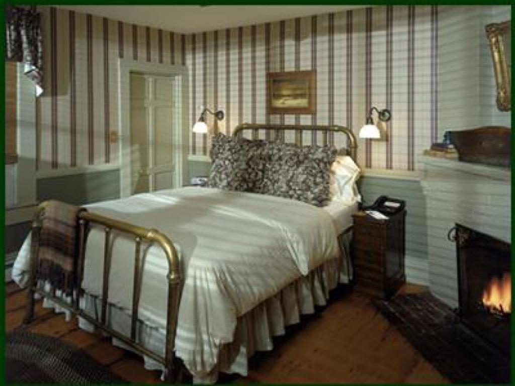 Queen Room photo 3