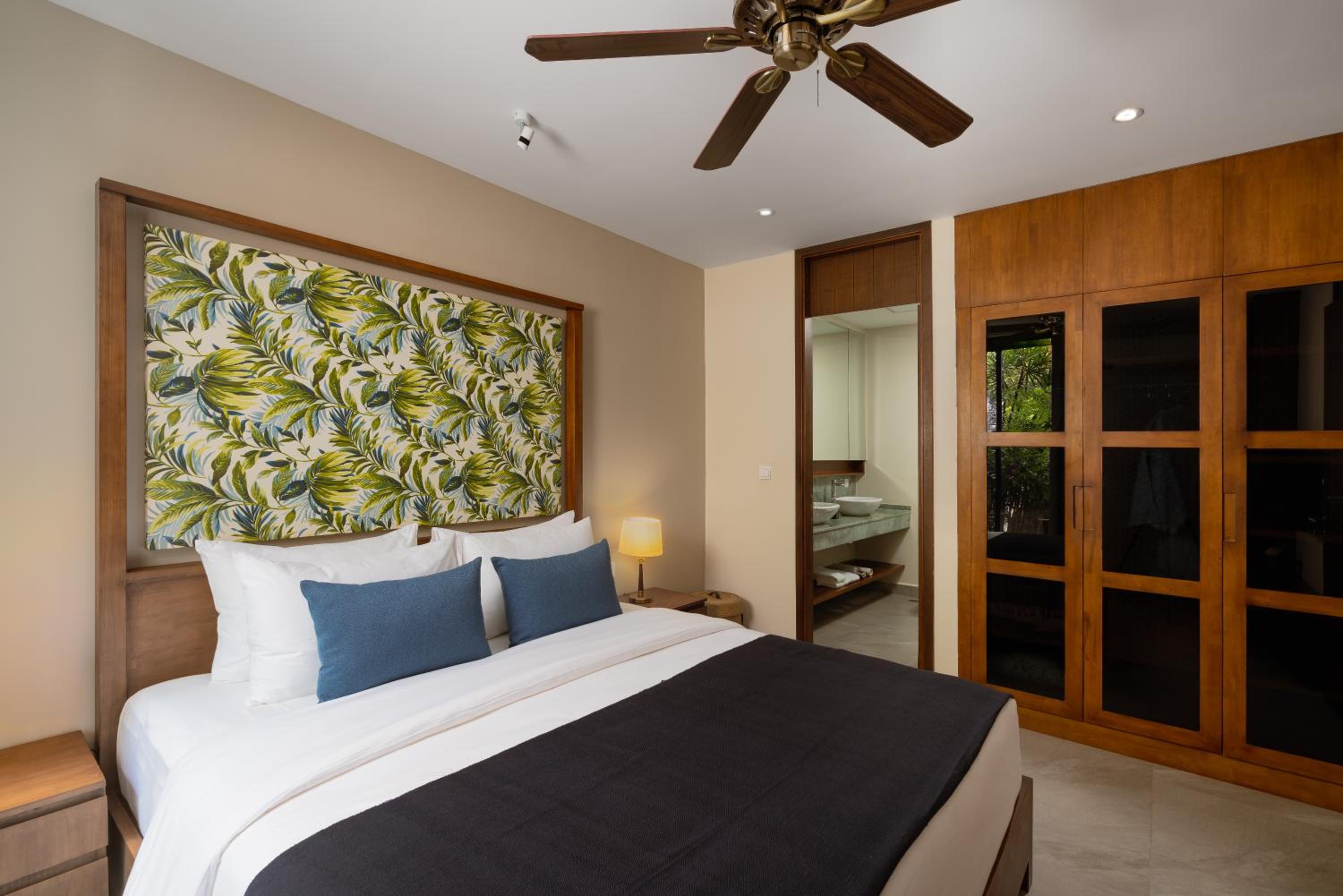 One-Bedroom Suite - Photo 14