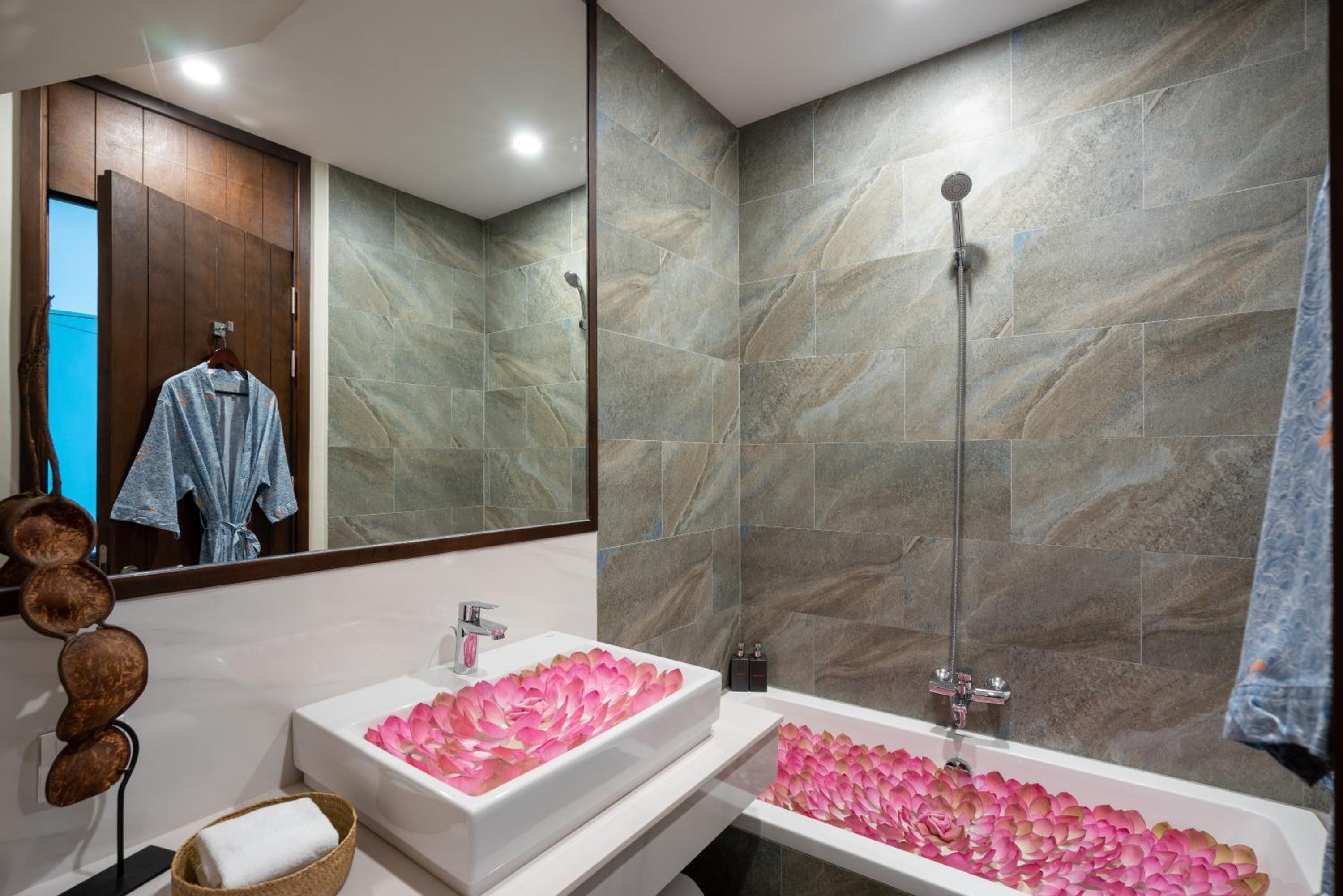 Two Bedrooms- Family Suite - Photo 2