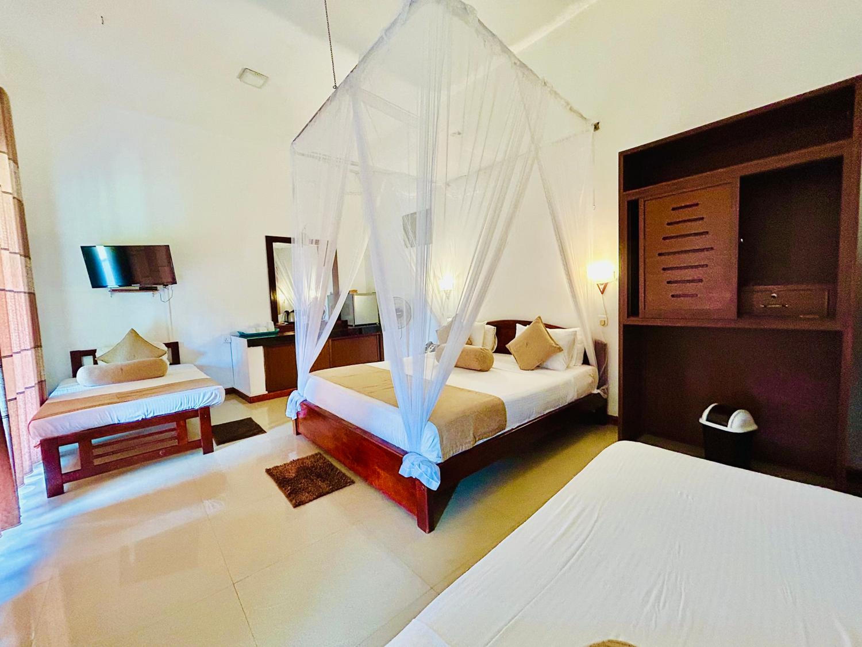 Deluxe Family Room