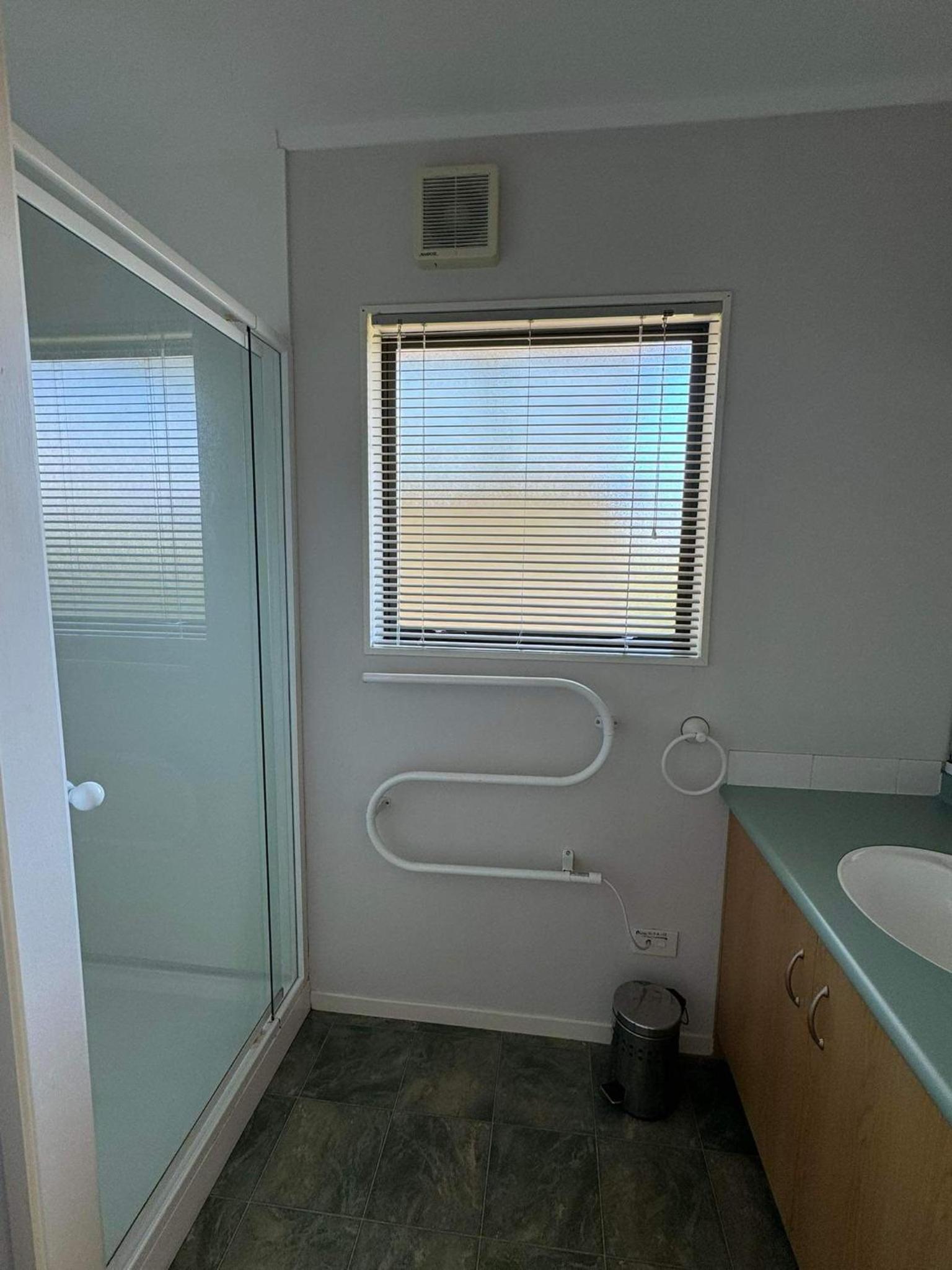 Three-Bedroom House photo 3