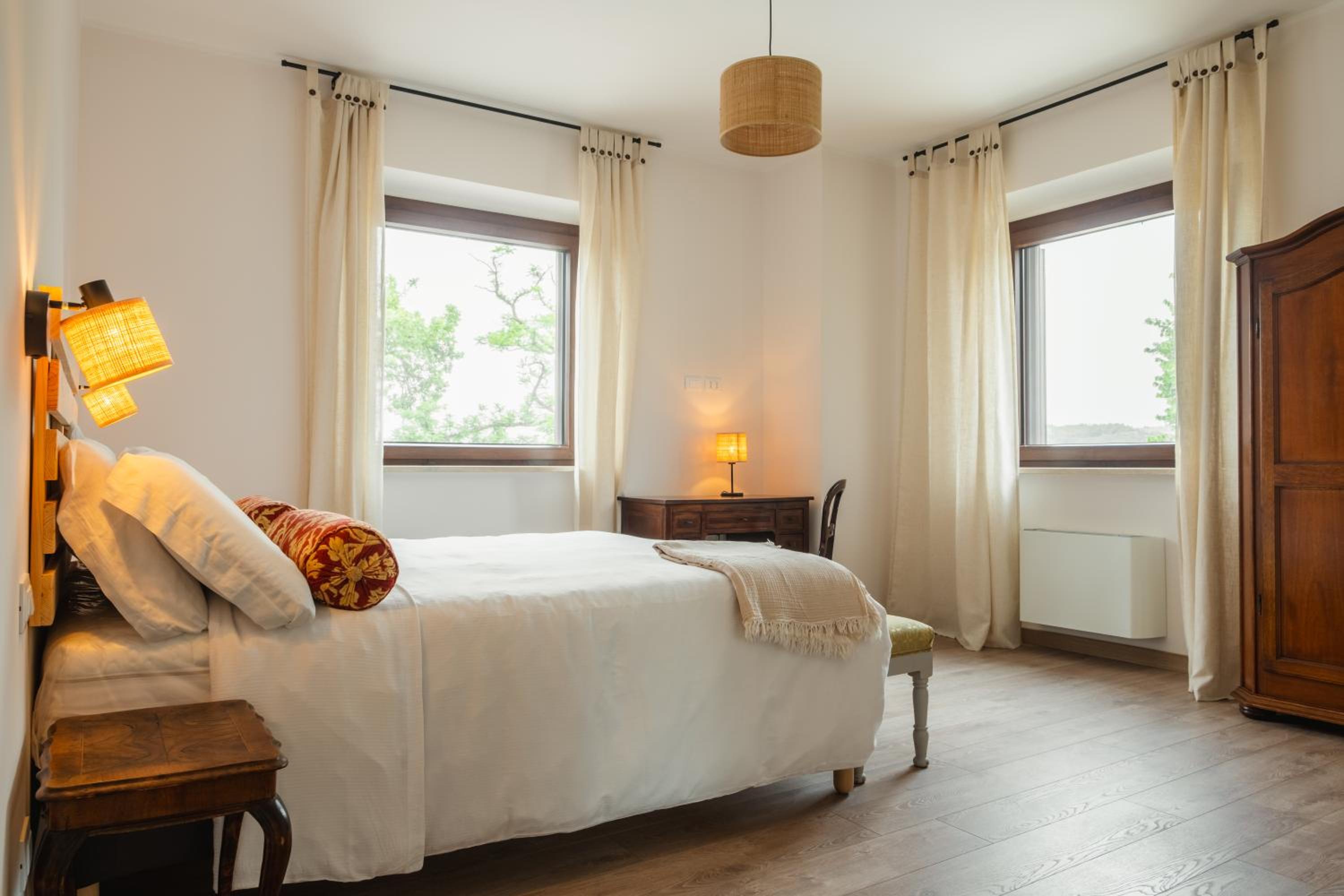 Deluxe Double Room (2 Adults + 1 Child) photo 1