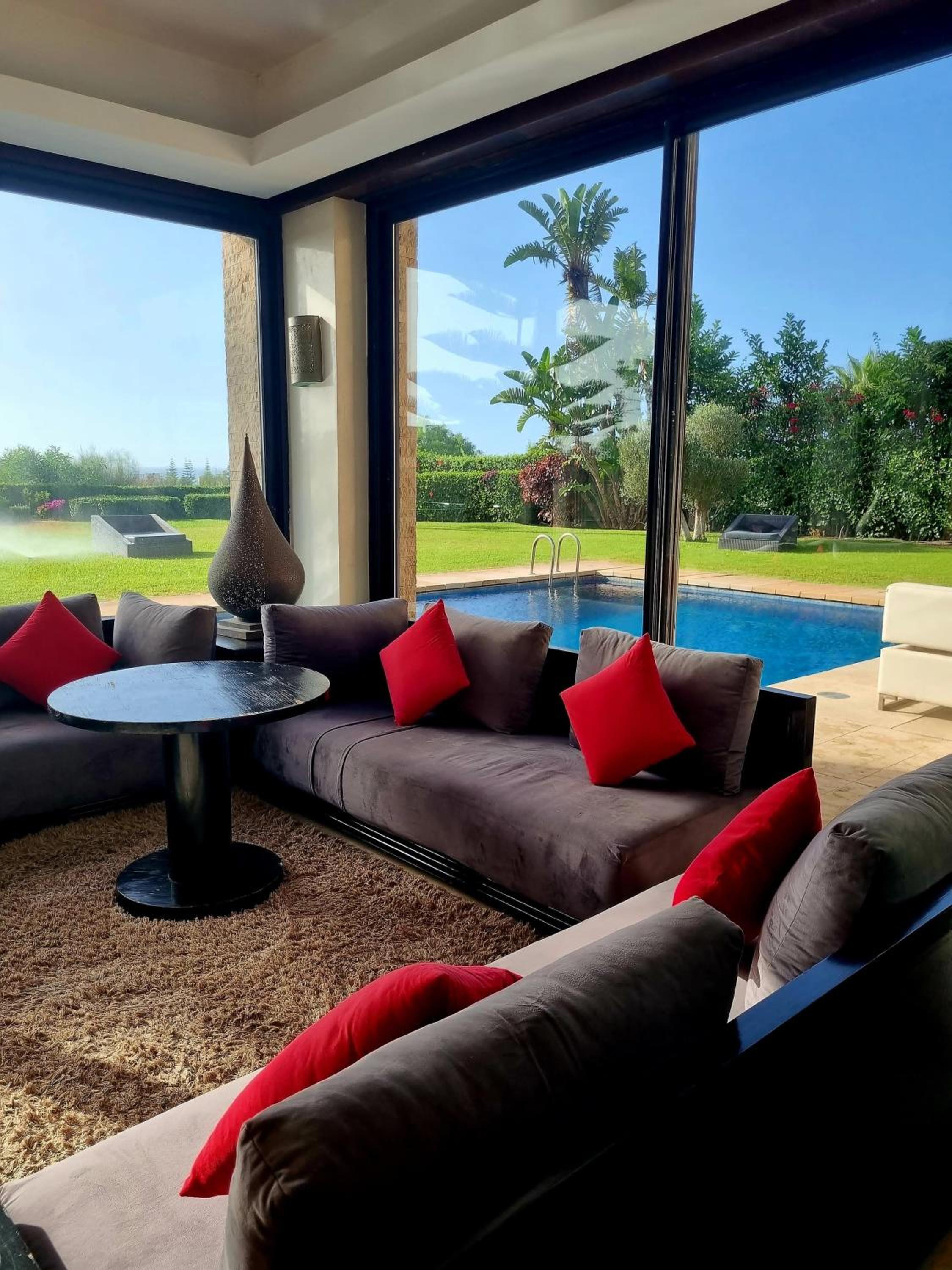 Villa photo 2