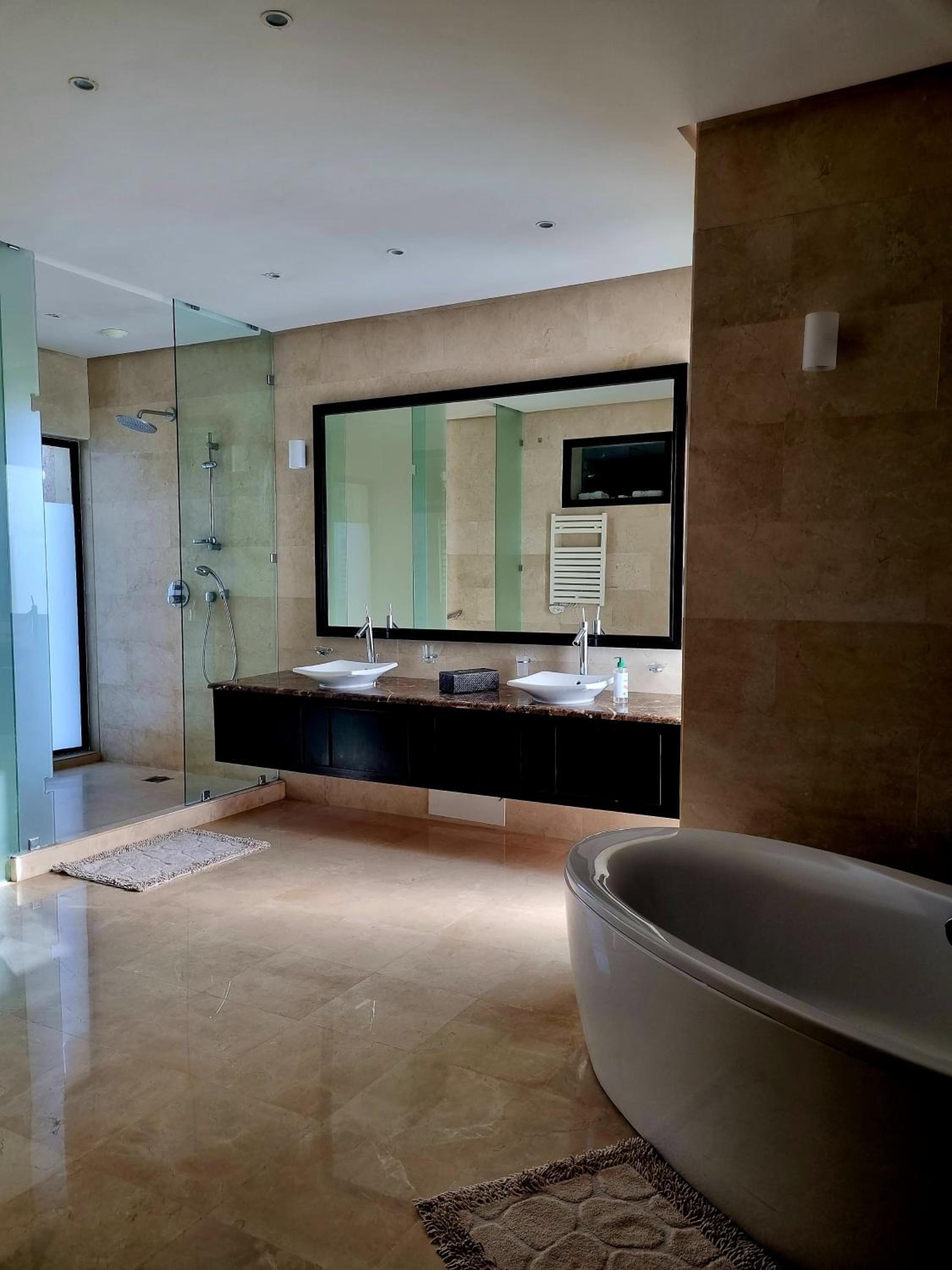 Villa photo 3