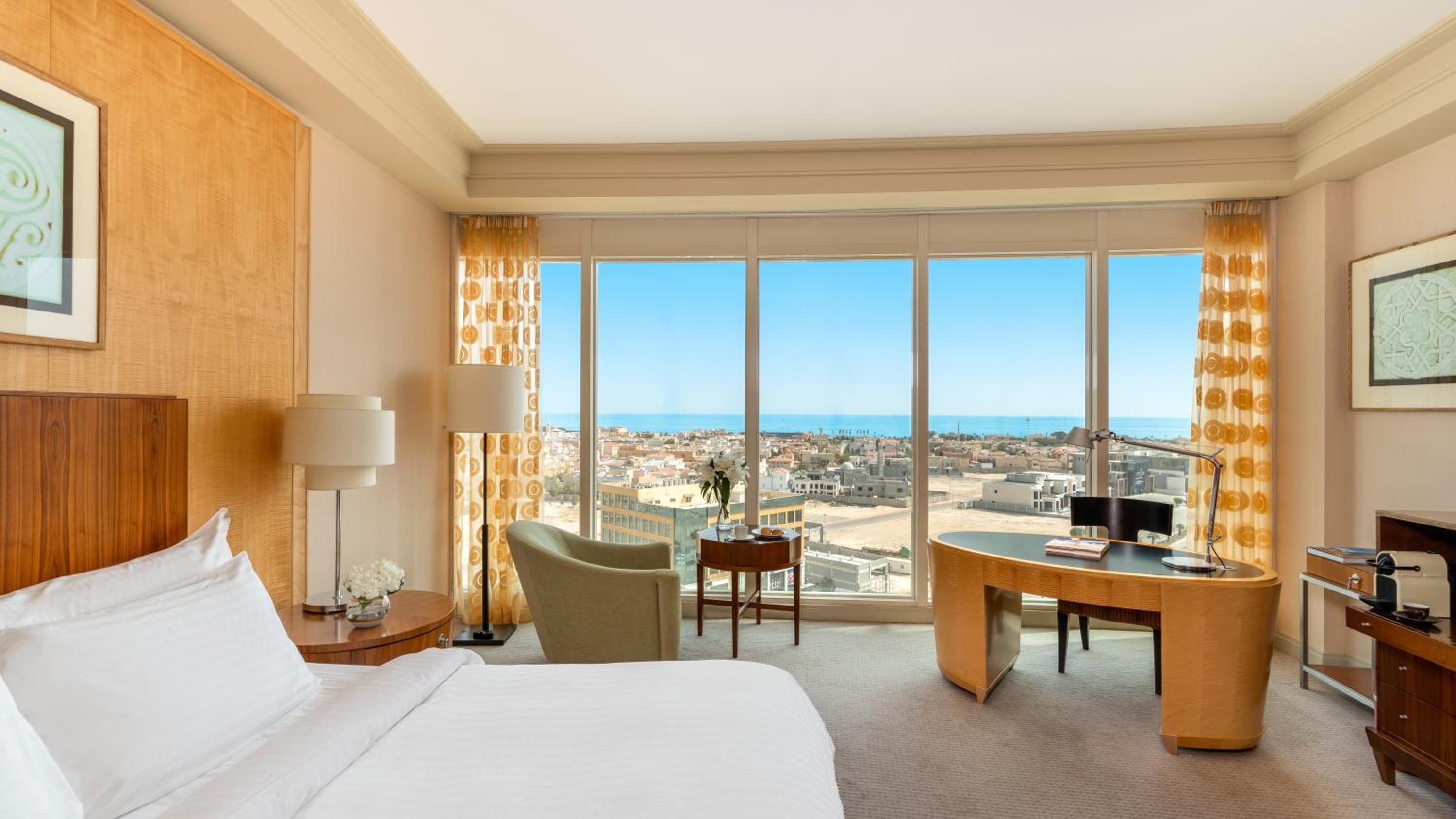 Deluxe King Room - Photo 6