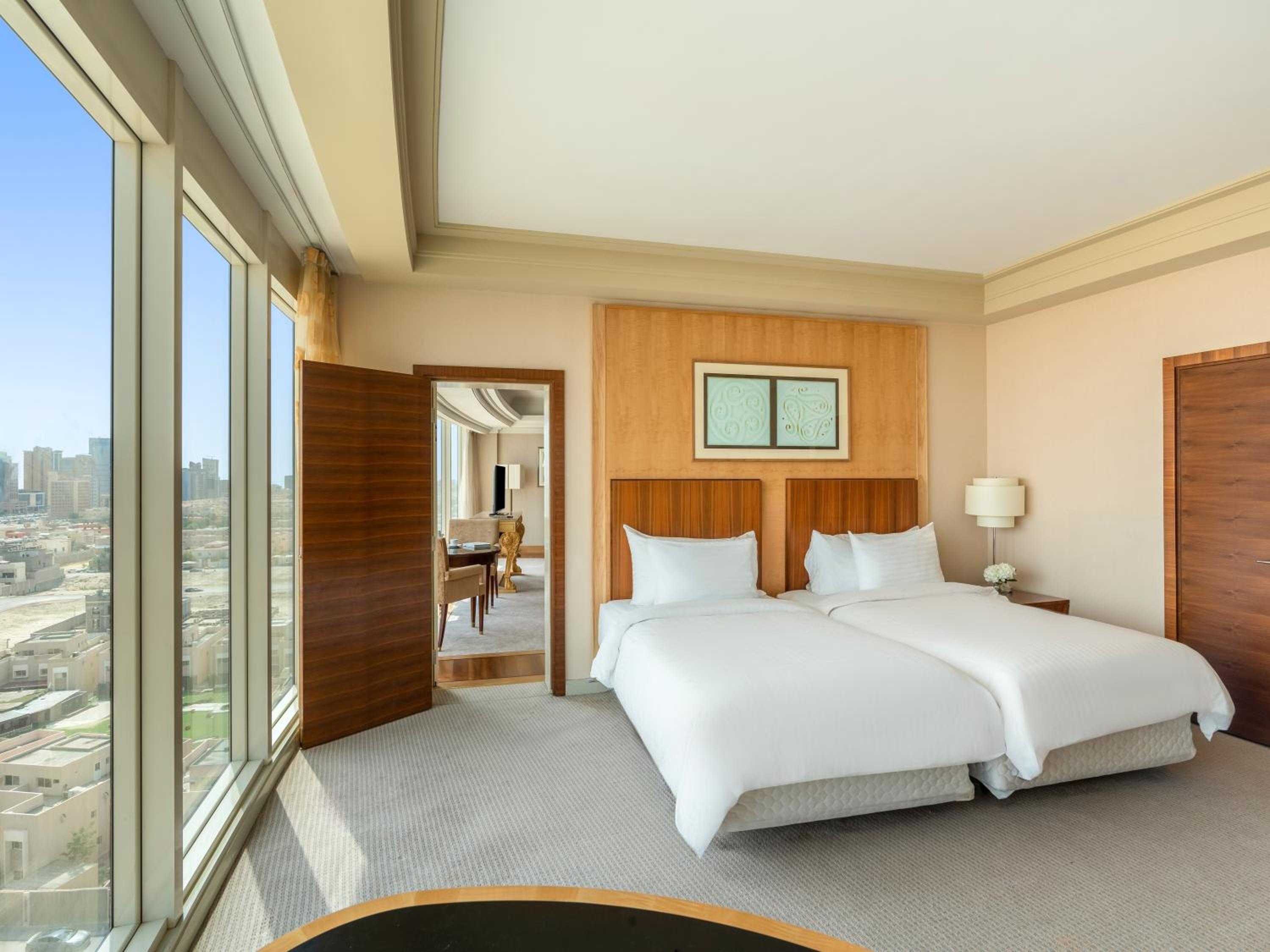 Deluxe Twin Room with Partial Sea View - Photo 1