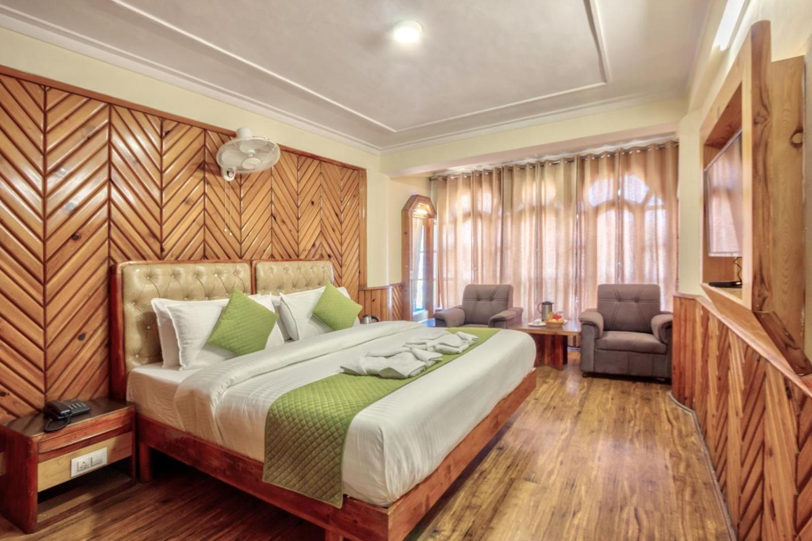 Deluxe Room - Photo 27
