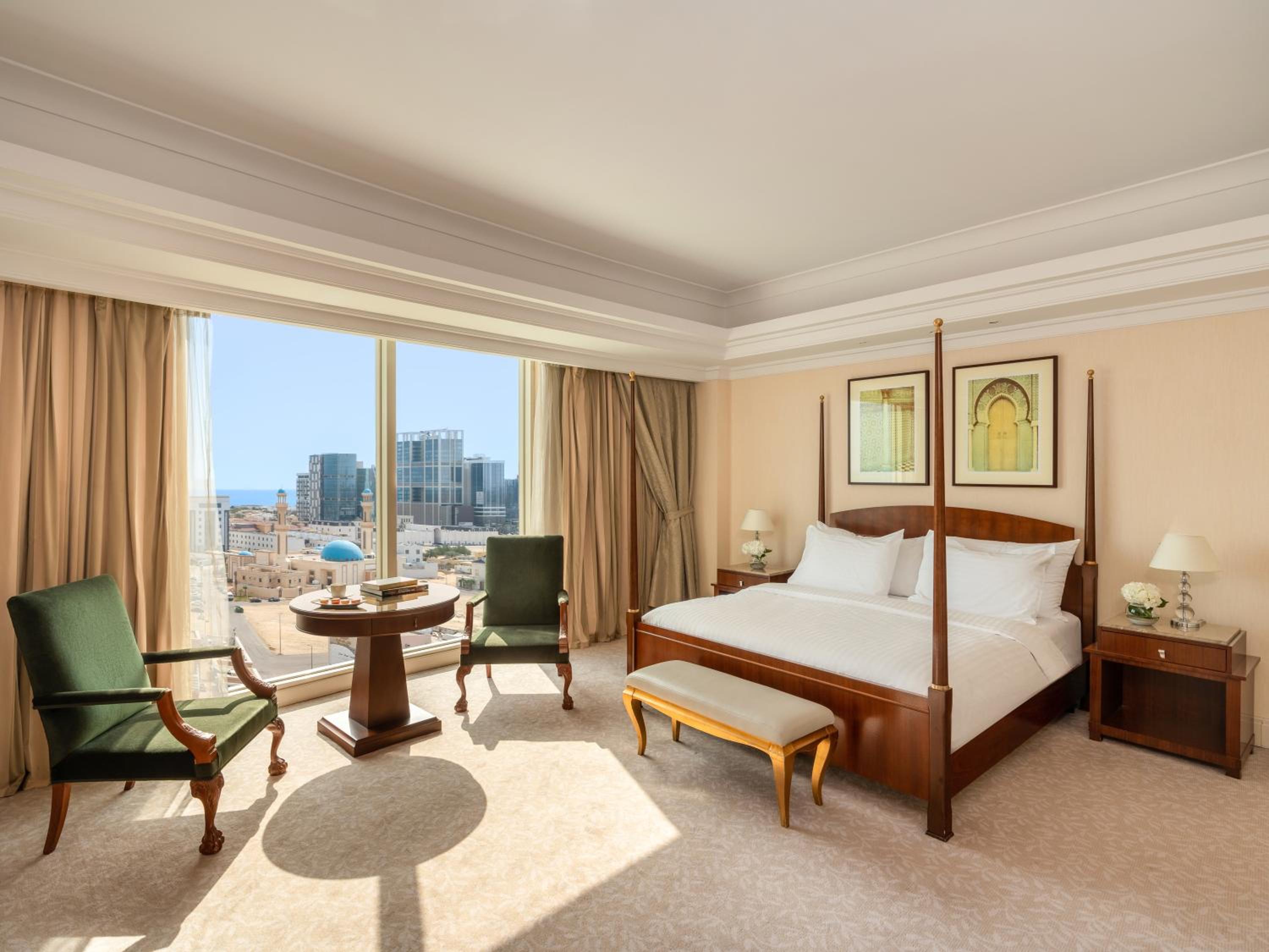 Executive Suite - Photo 2