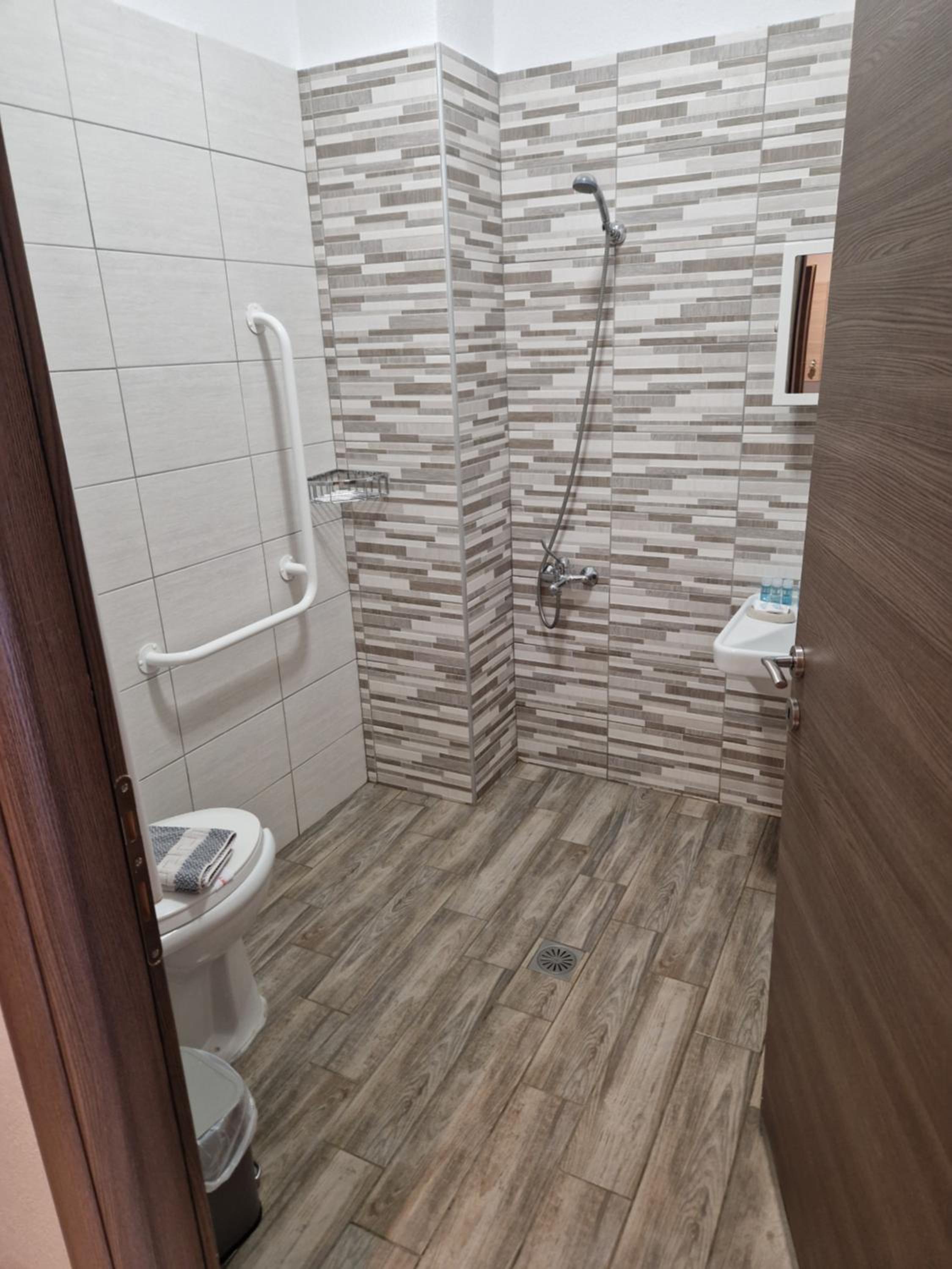 Triple Room - Disability Access photo 3