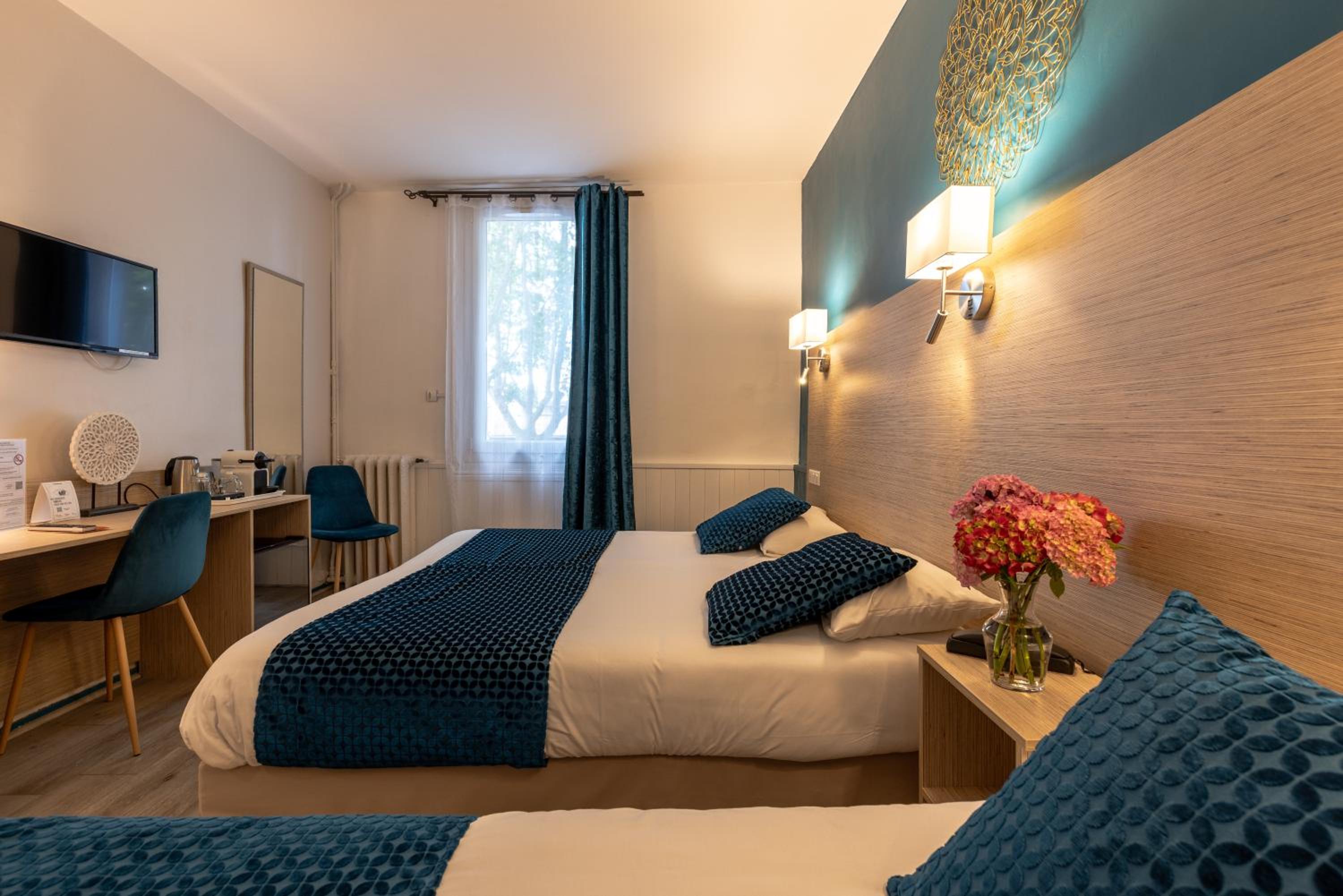 Comfort Triple Room with Air Conditioning - Photo 8