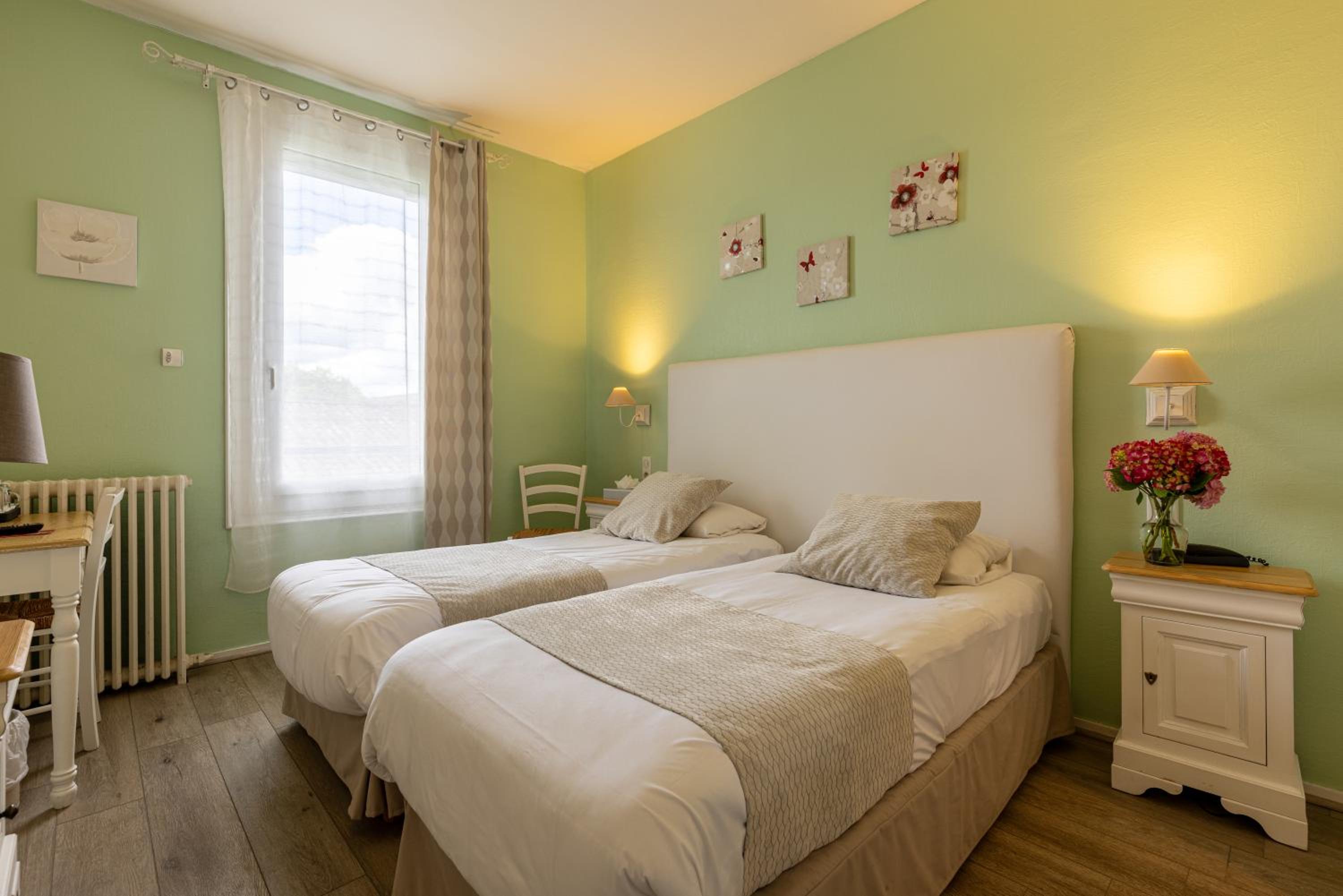 Standard Twin Room with Air Conditioning