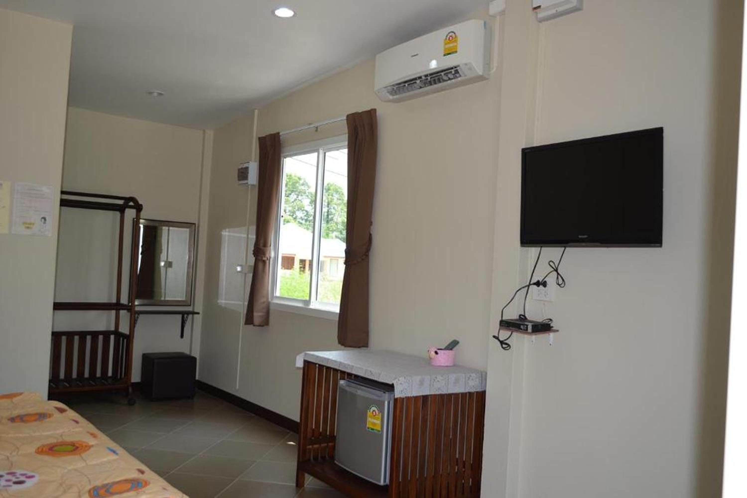 Family Room photo 3