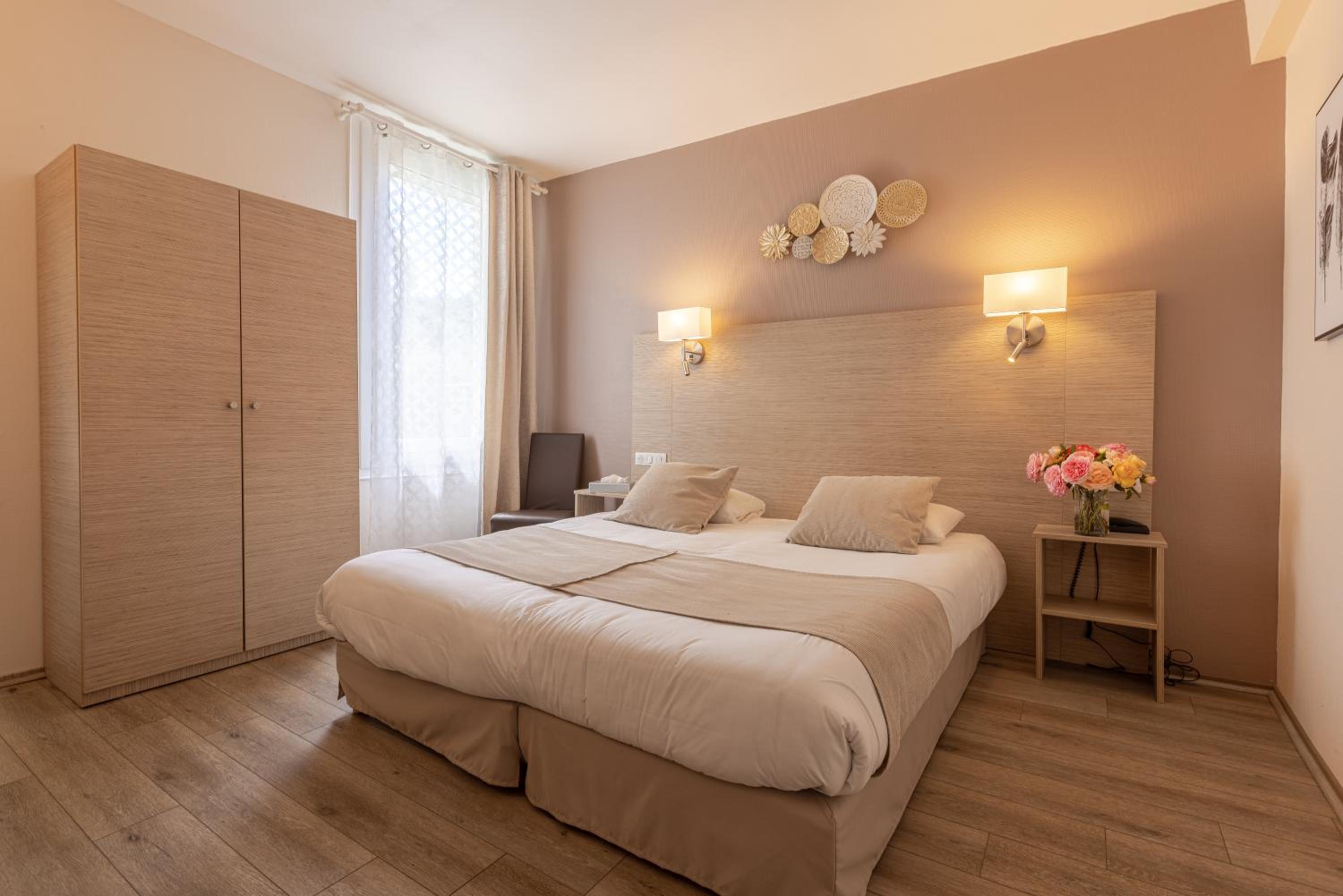 Comfort Double Room with Air Conditioning - Photo 9