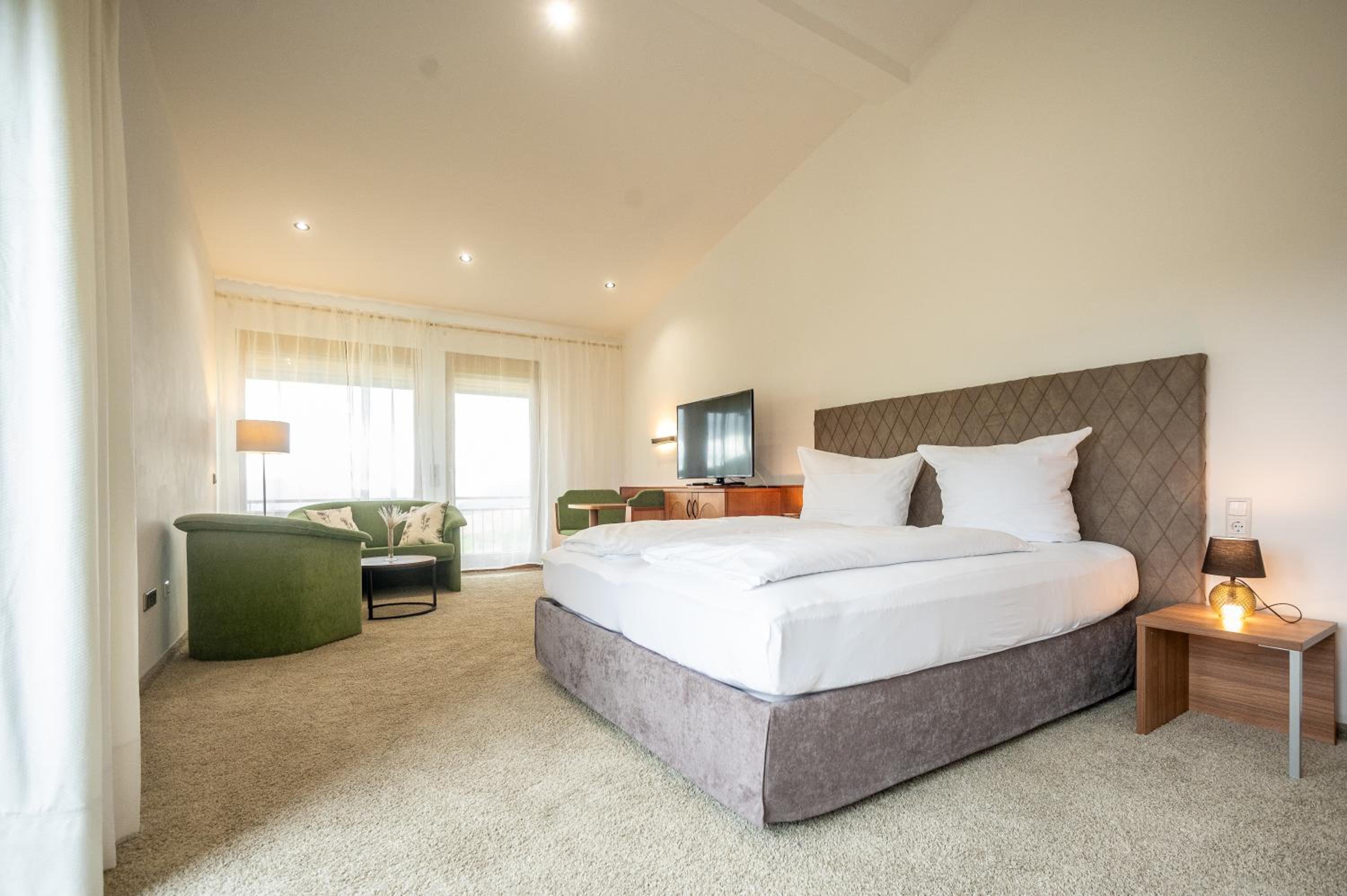 Junior Suite with Two Balconies with Access to Indoor Pool photo 2