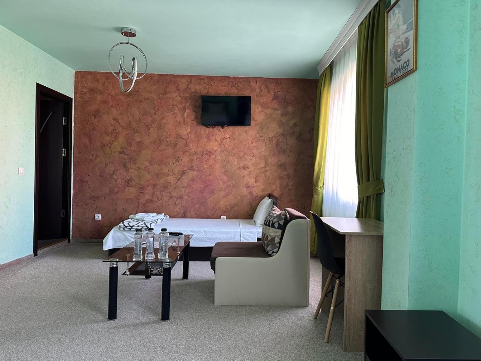 Classic Quadruple Room photo 2